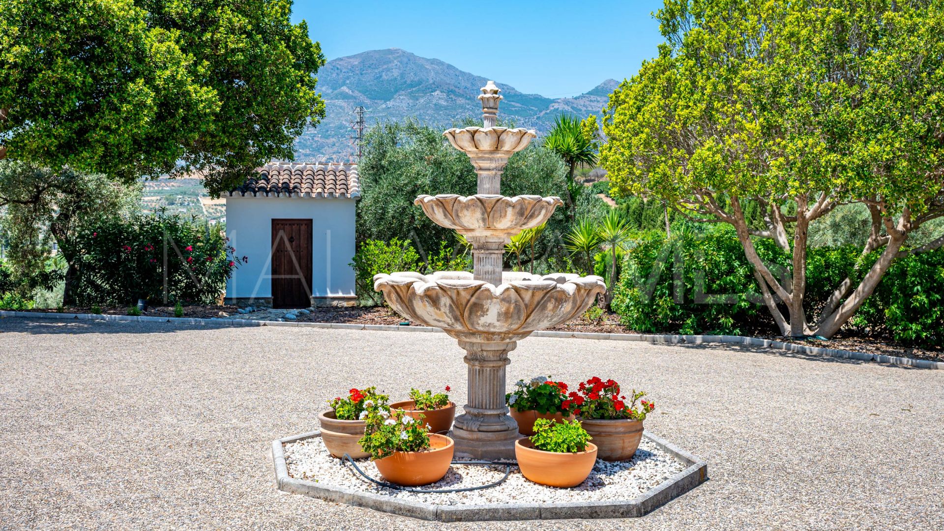 Landhaus for sale in Casarabonela