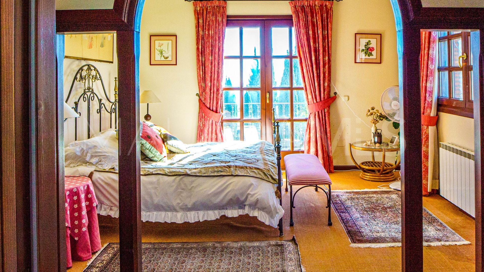 Country house for sale in Estepona