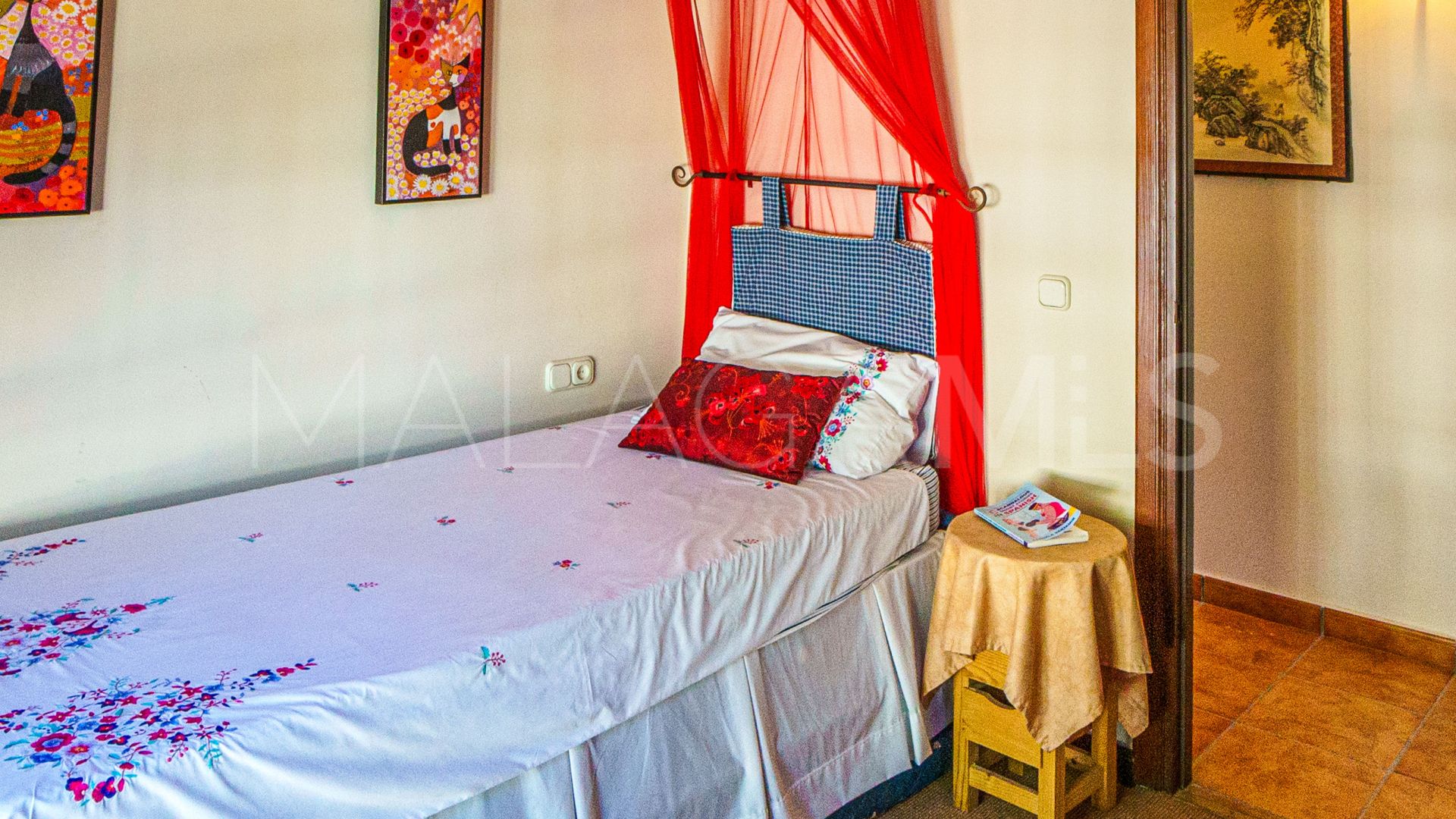 Country house for sale in Estepona