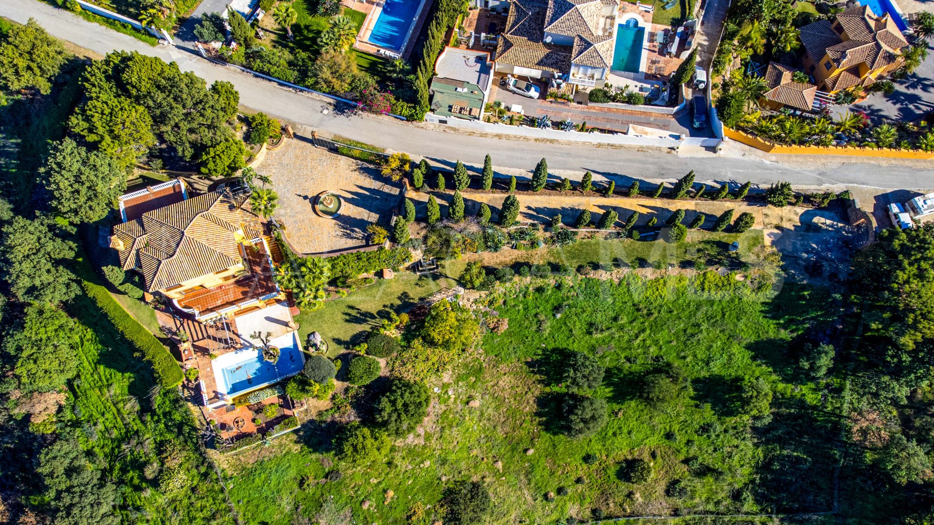 Country house for sale in Estepona