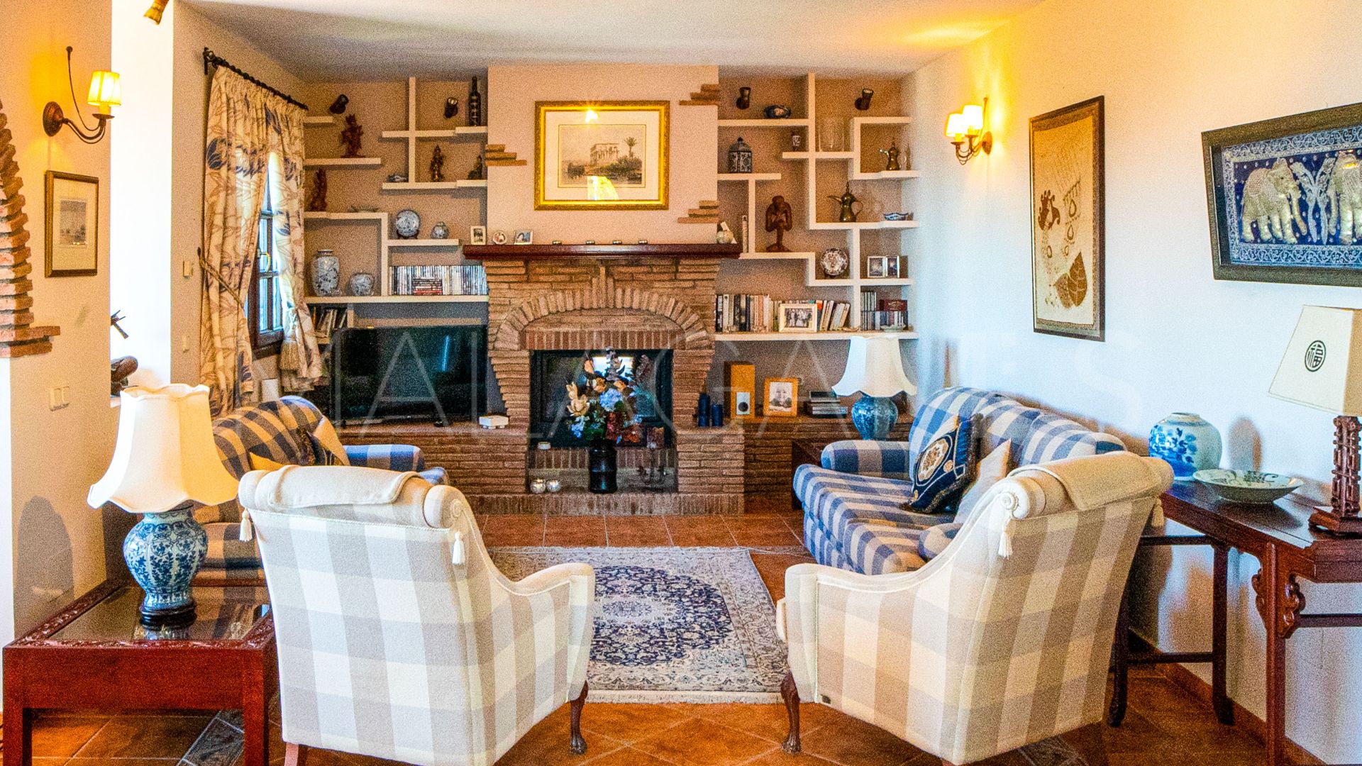 Country house for sale in Estepona