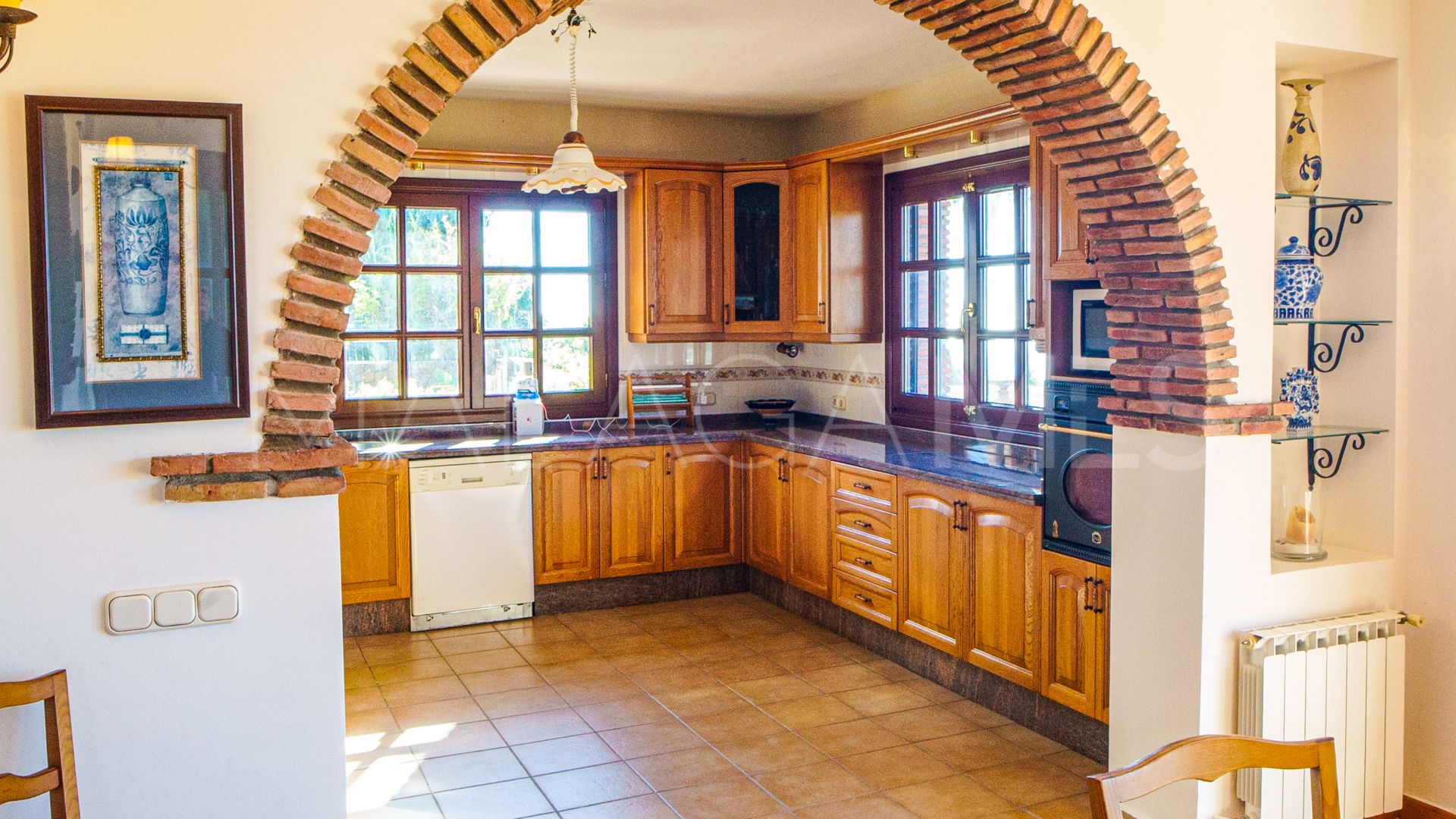 Country house for sale in Estepona