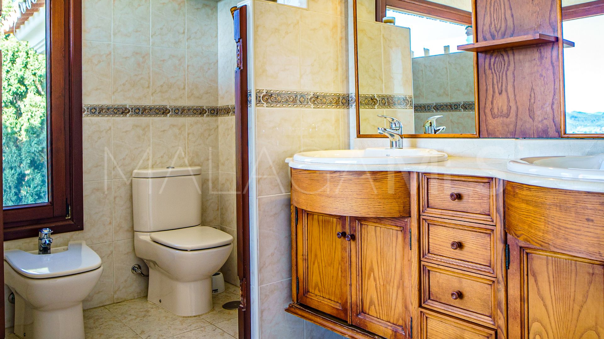 Country house for sale in Estepona