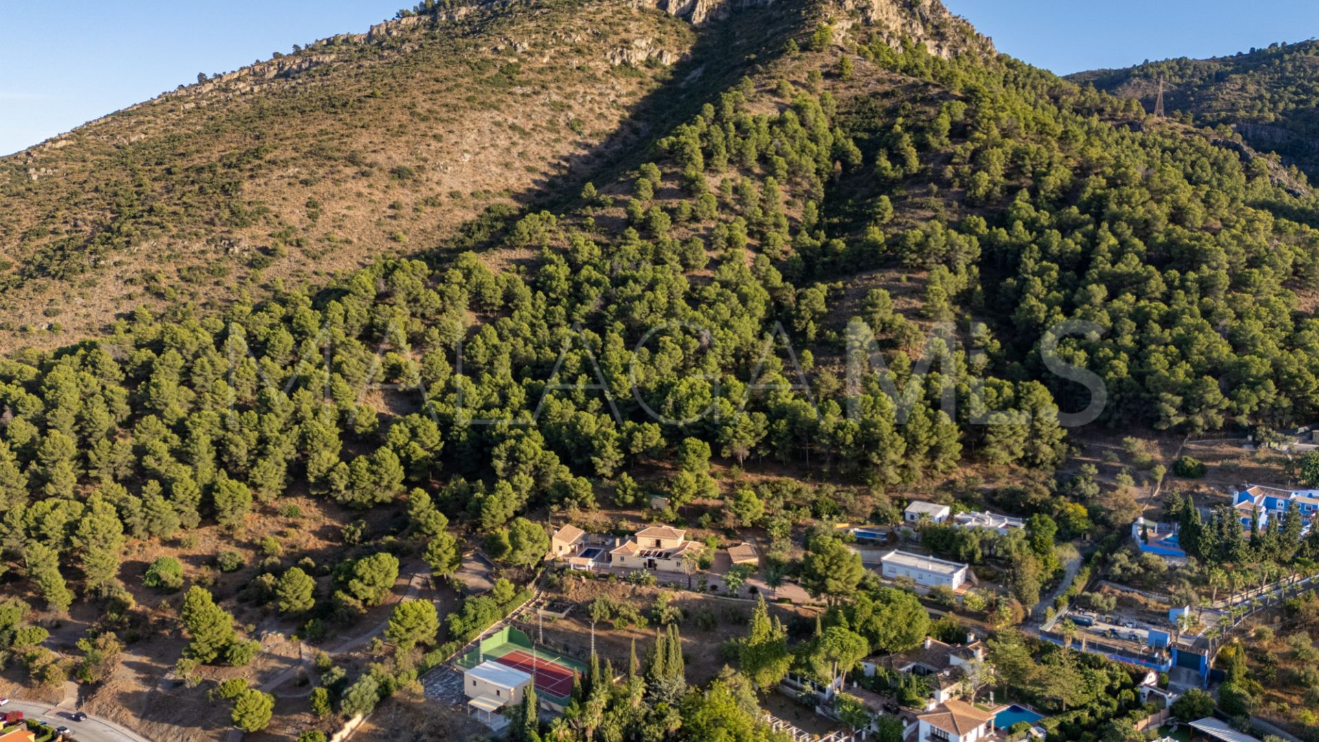 Landhaus for sale in Alhaurin de la Torre