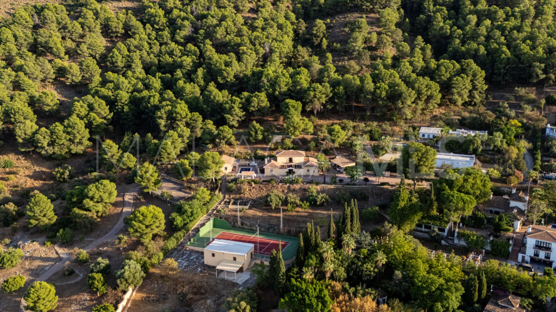 Landhaus for sale in Alhaurin de la Torre