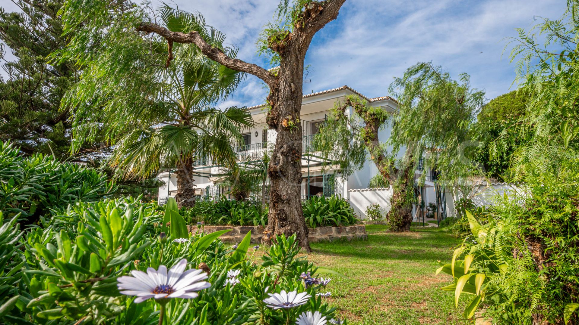 Landhaus for sale in Los Reales - Sierra Estepona