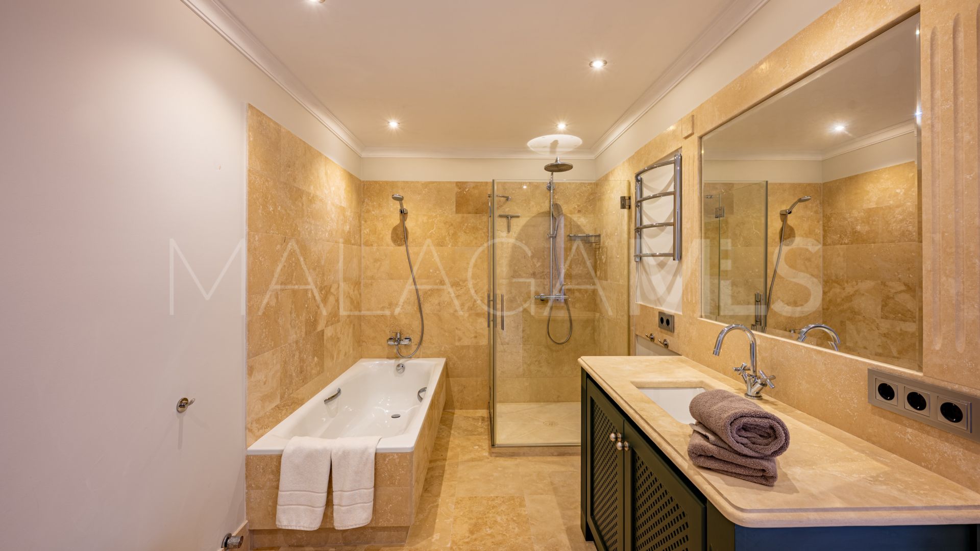 7 bedrooms Altos de Estepona country house for sale