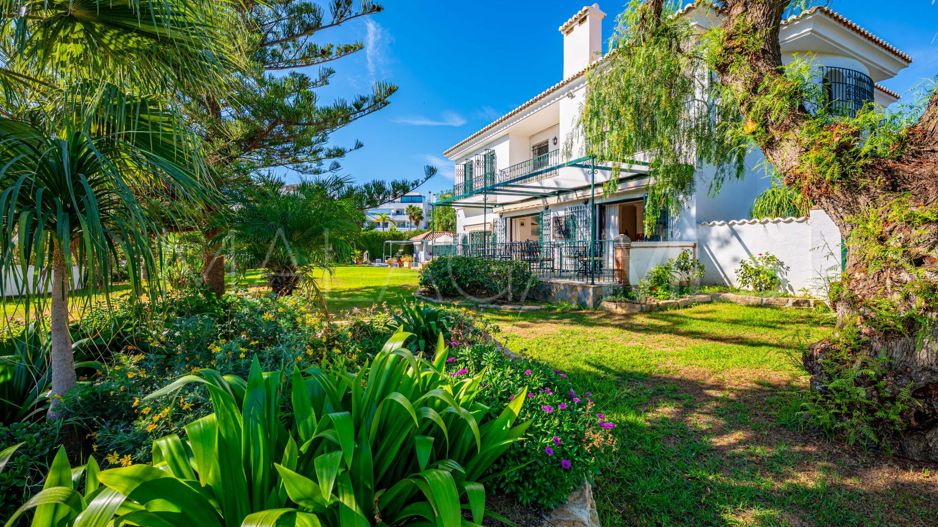 7 bedrooms Altos de Estepona country house for sale