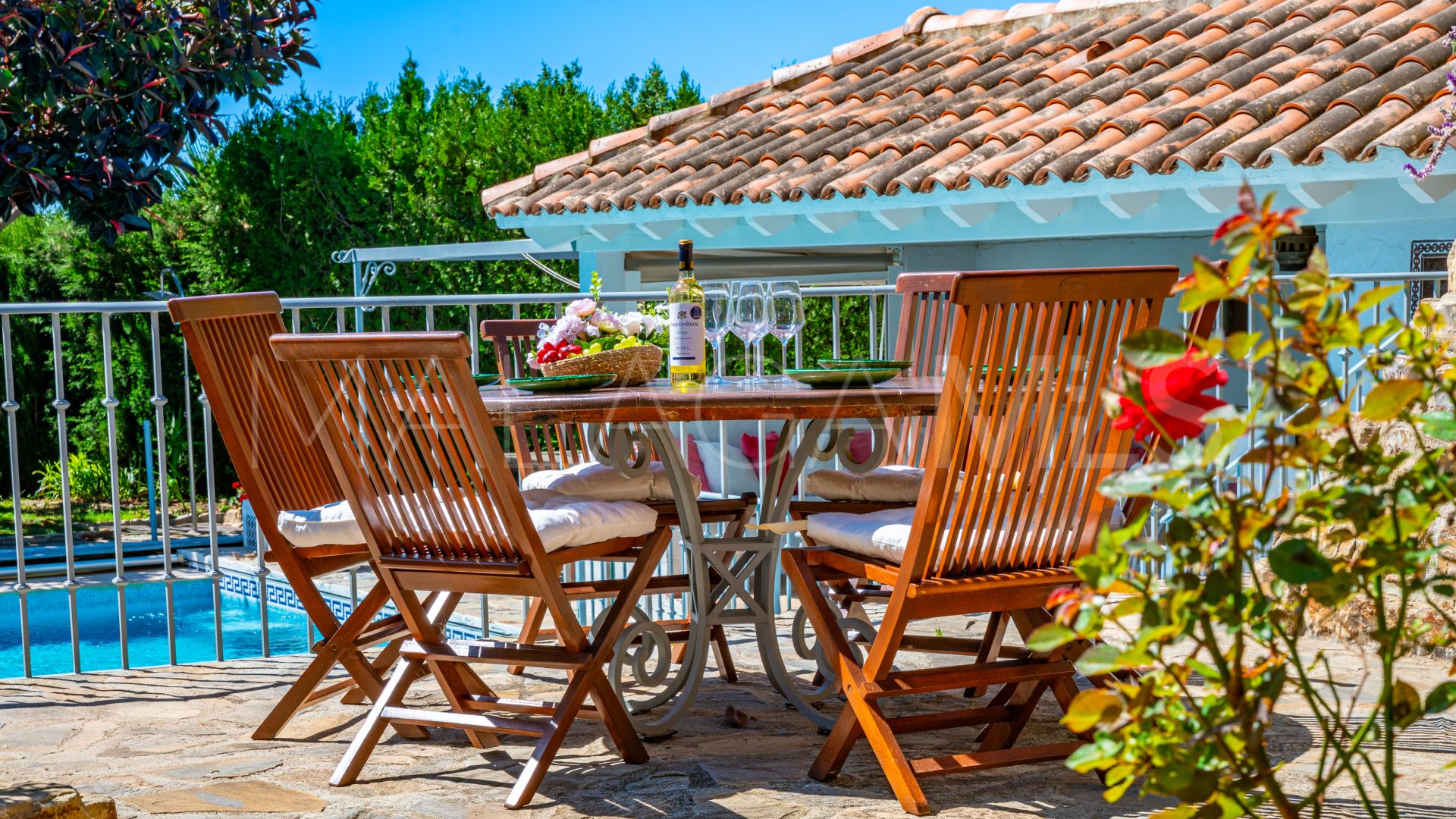 Villa for sale with 7 bedrooms in Los Reales - Sierra Estepona