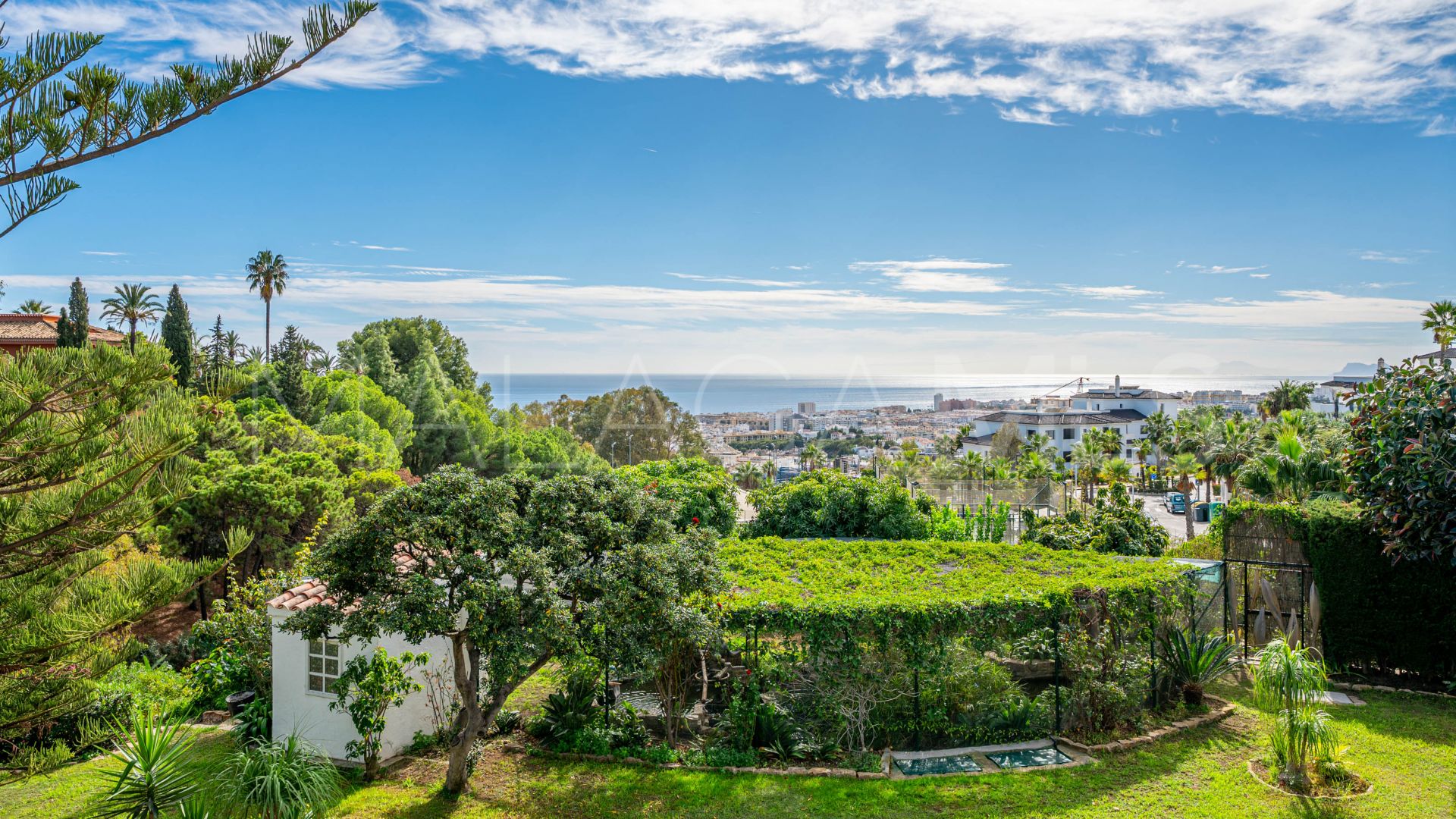 Landhaus for sale in Los Reales - Sierra Estepona