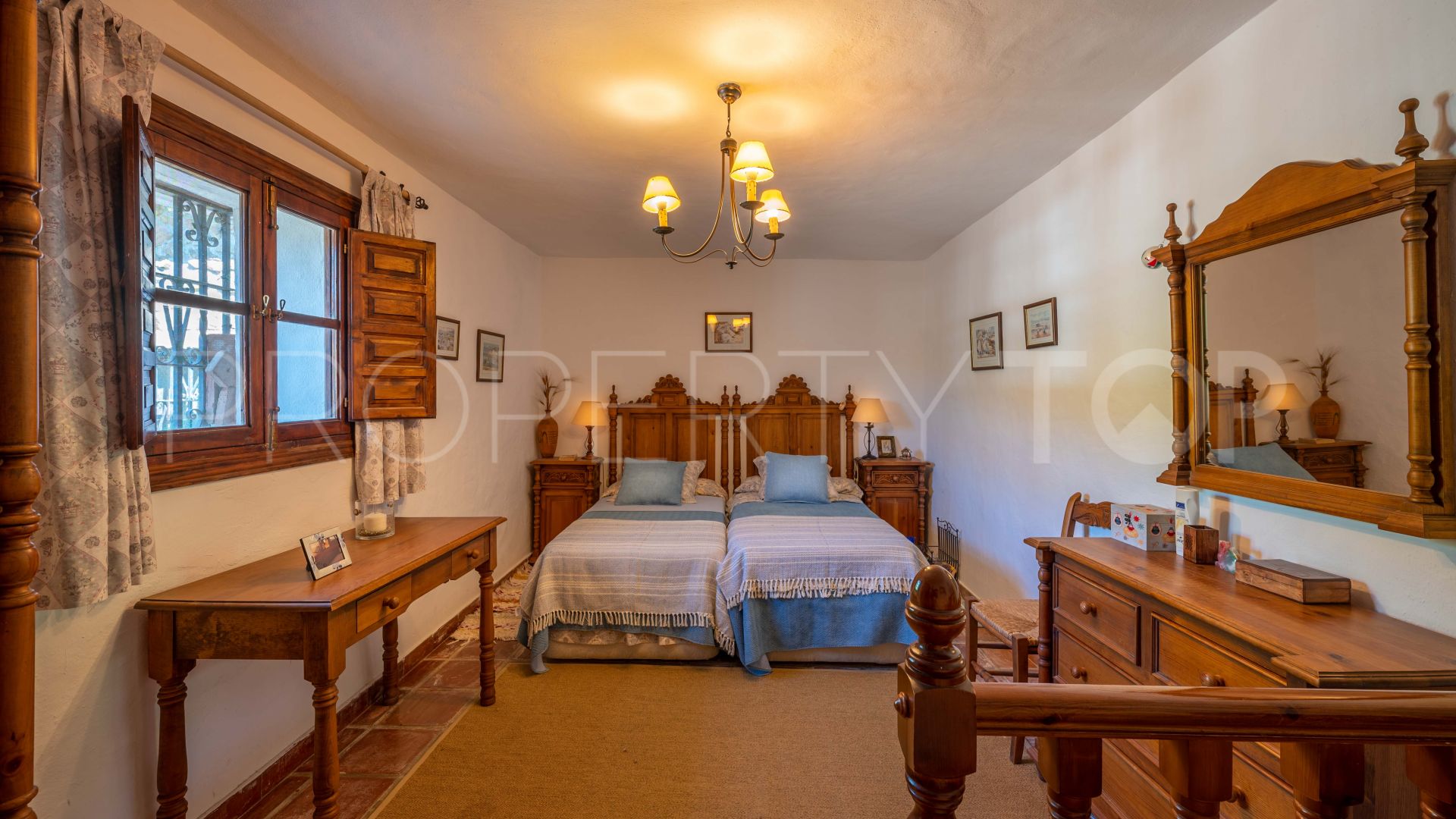 Finca for sale in Casarabonela with 6 bedrooms