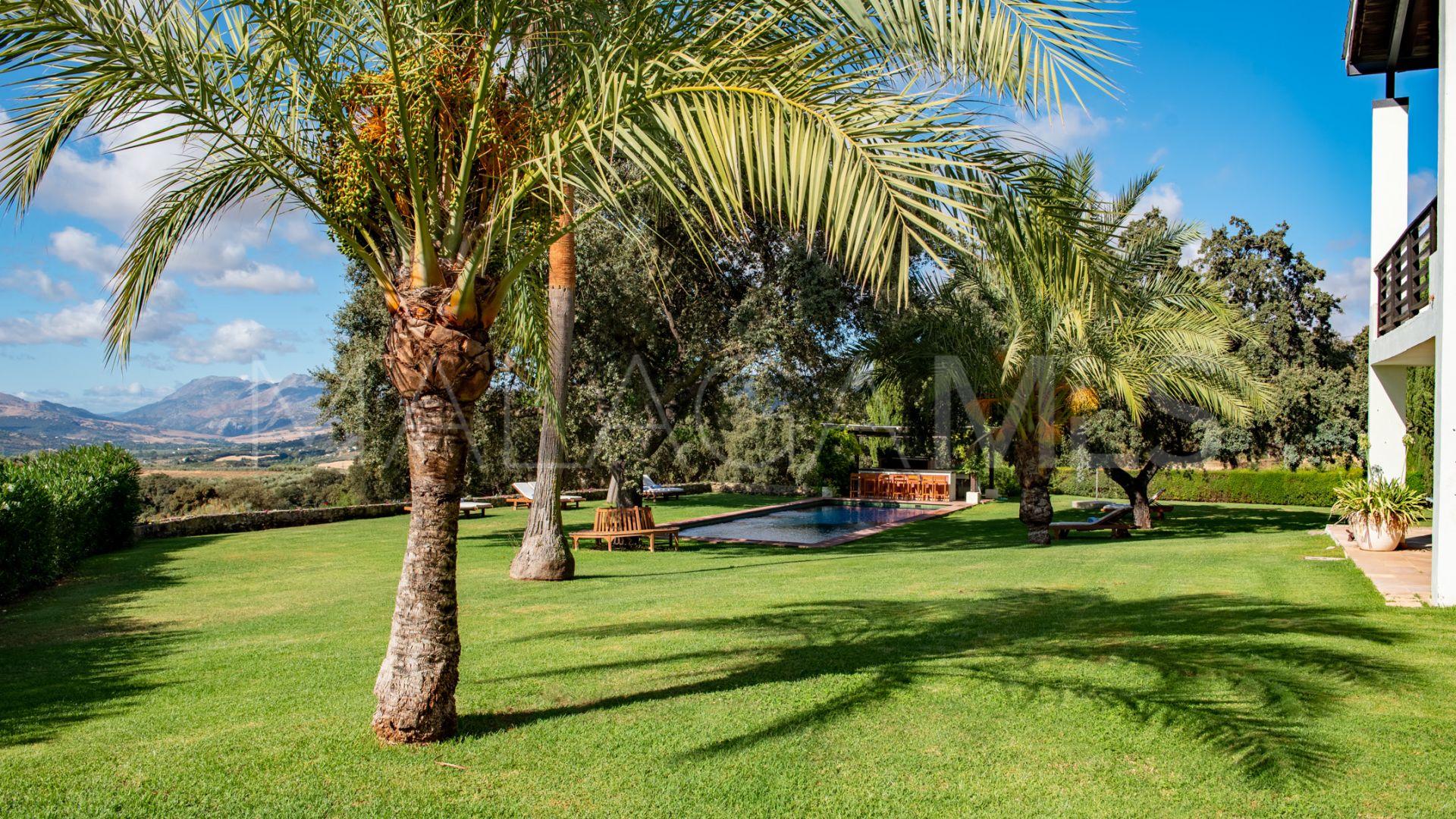 For sale Ronda country house with 10 bedrooms