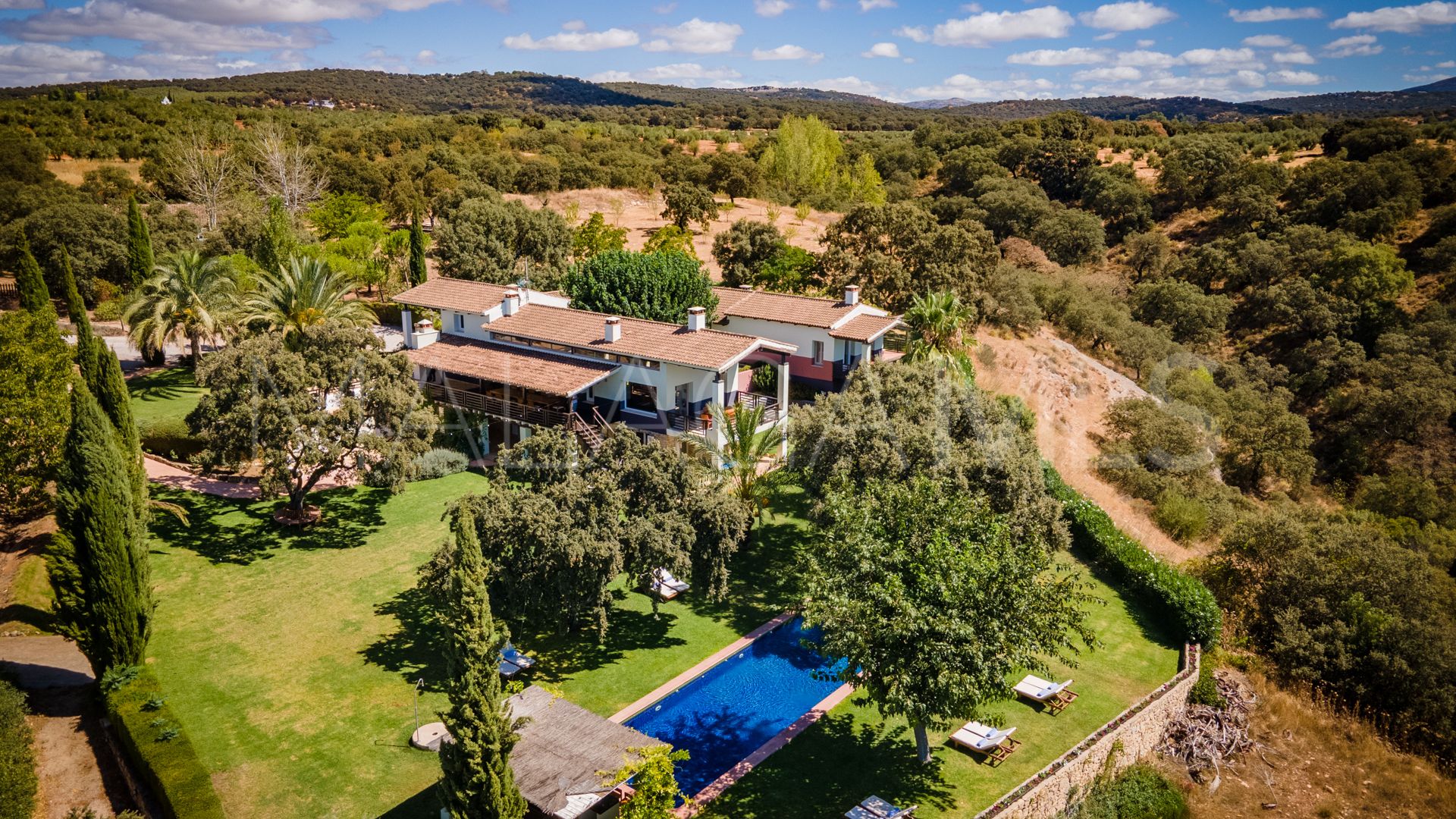 For sale Ronda country house with 10 bedrooms