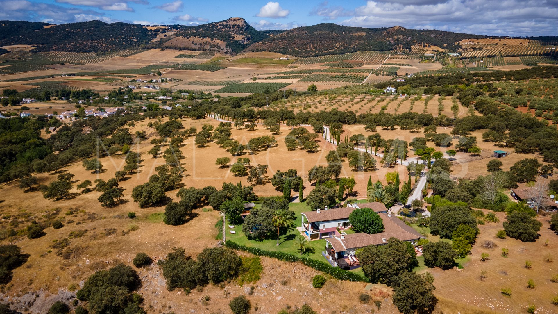 For sale Ronda country house with 10 bedrooms