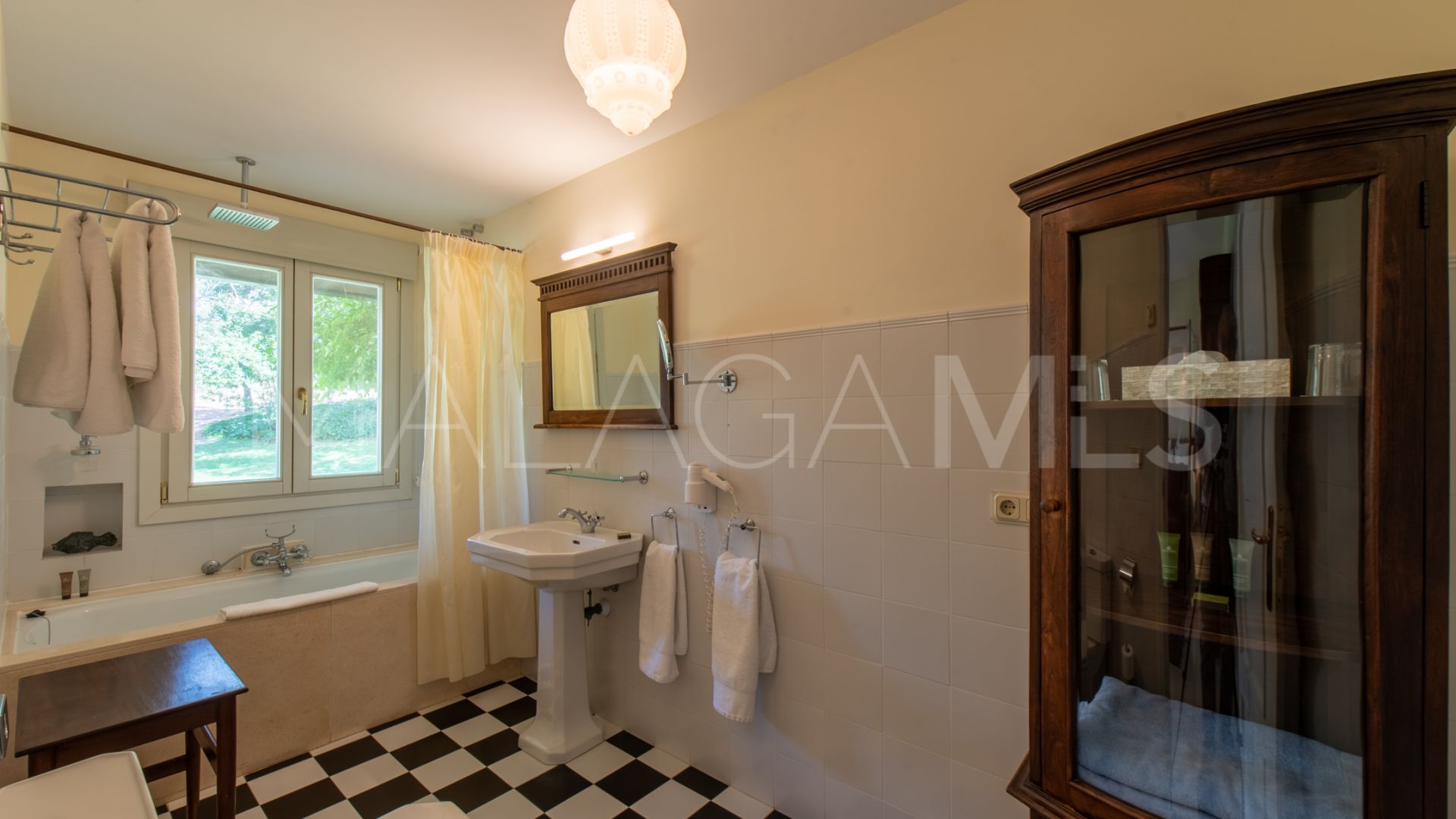For sale Ronda country house with 10 bedrooms