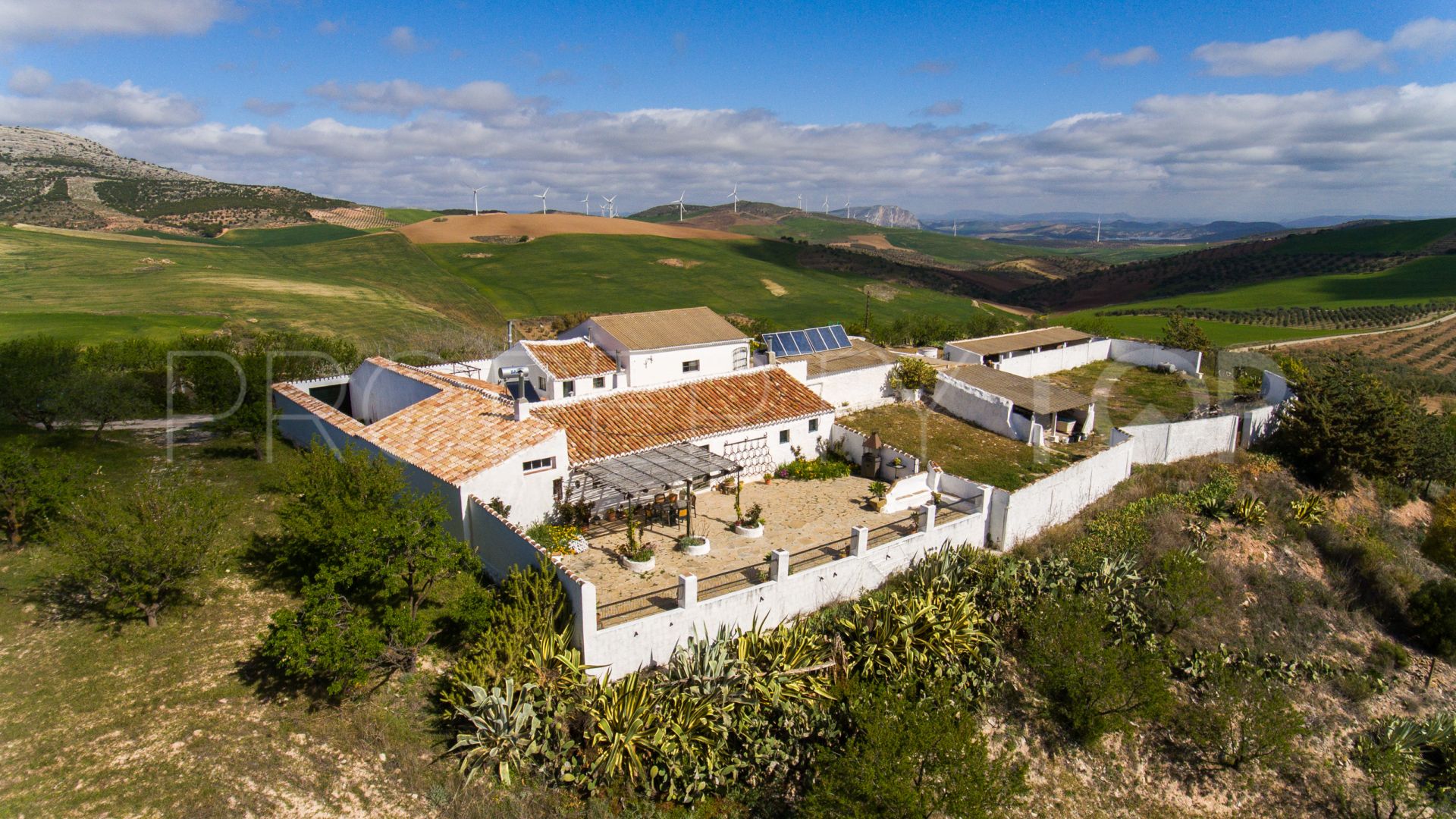 Ardales, cortijo con 5 dormitorios en venta