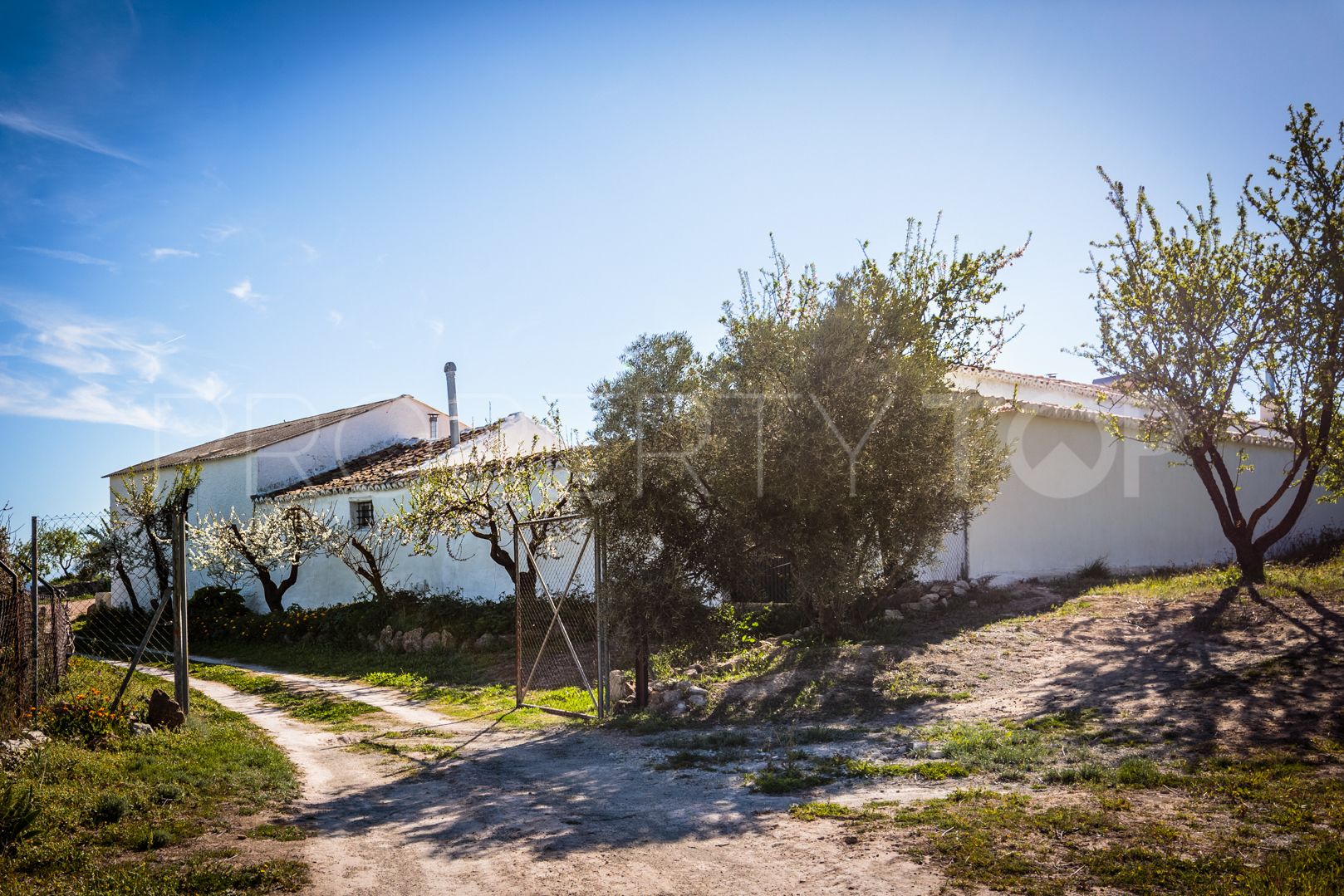 Ardales, cortijo con 5 dormitorios en venta