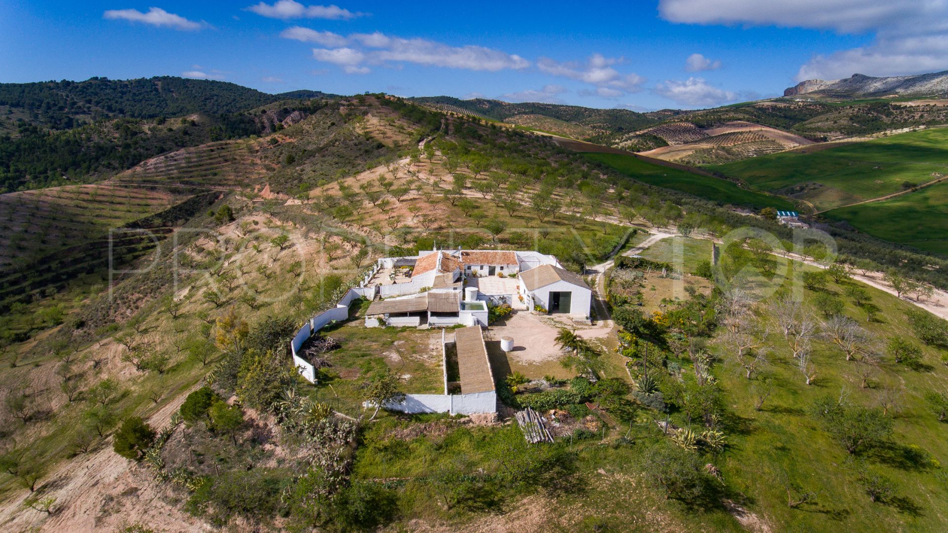 Ardales, cortijo con 5 dormitorios en venta