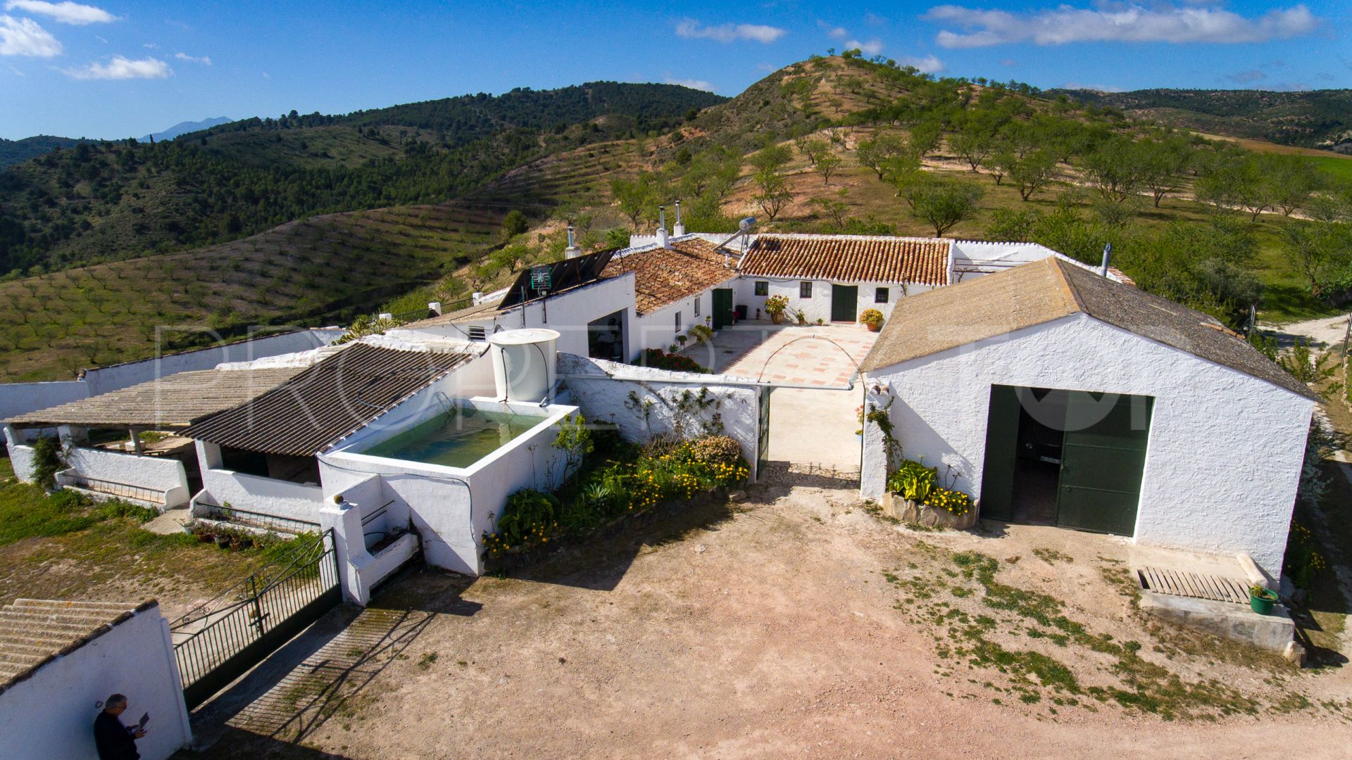 Ardales, cortijo con 5 dormitorios en venta