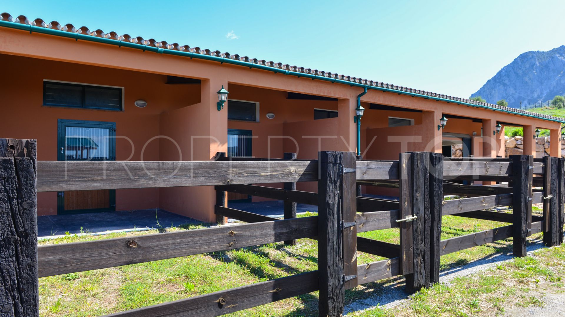 Buy estate with 3 bedrooms in Casares