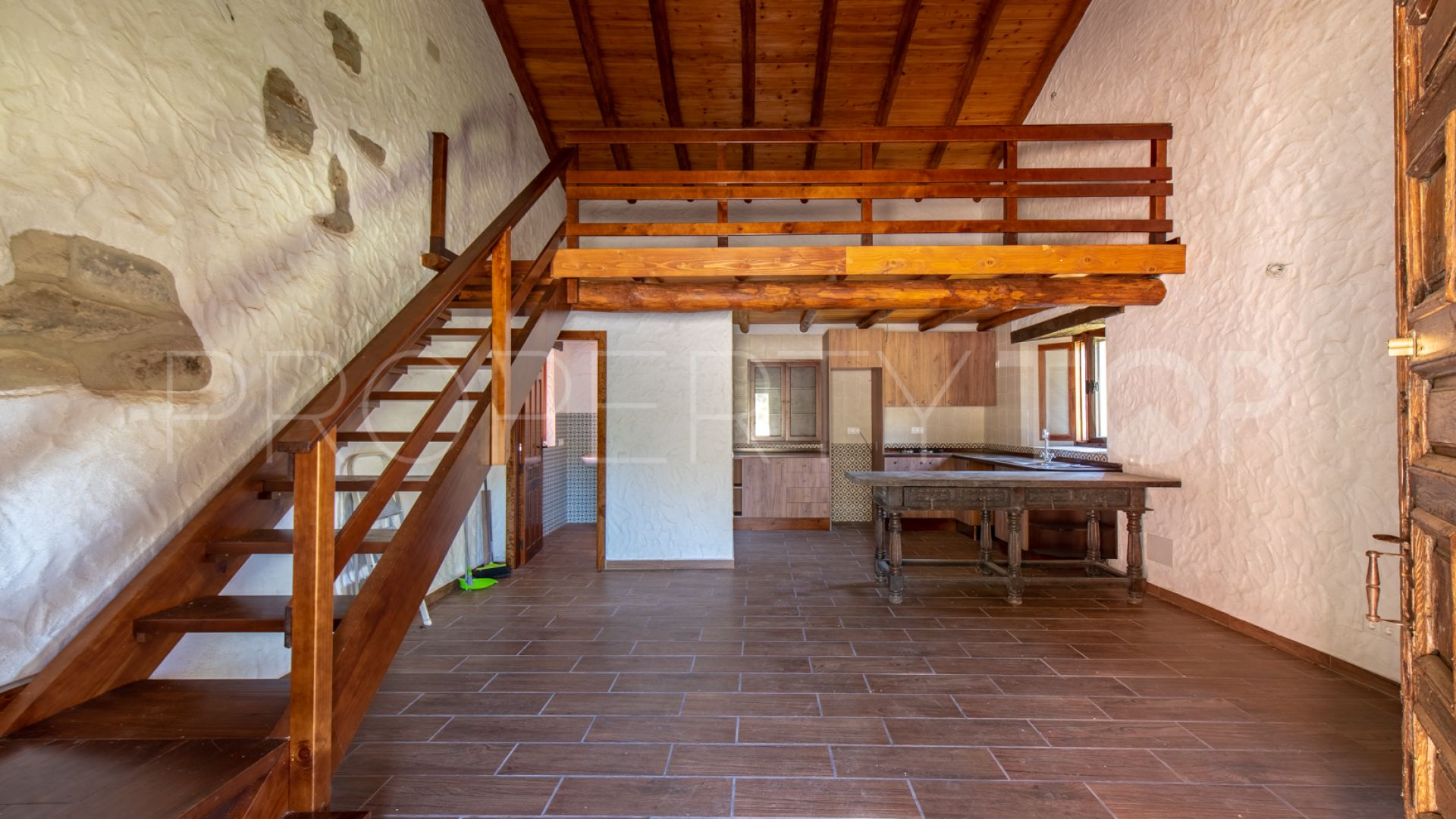 Buy estate with 3 bedrooms in Casares