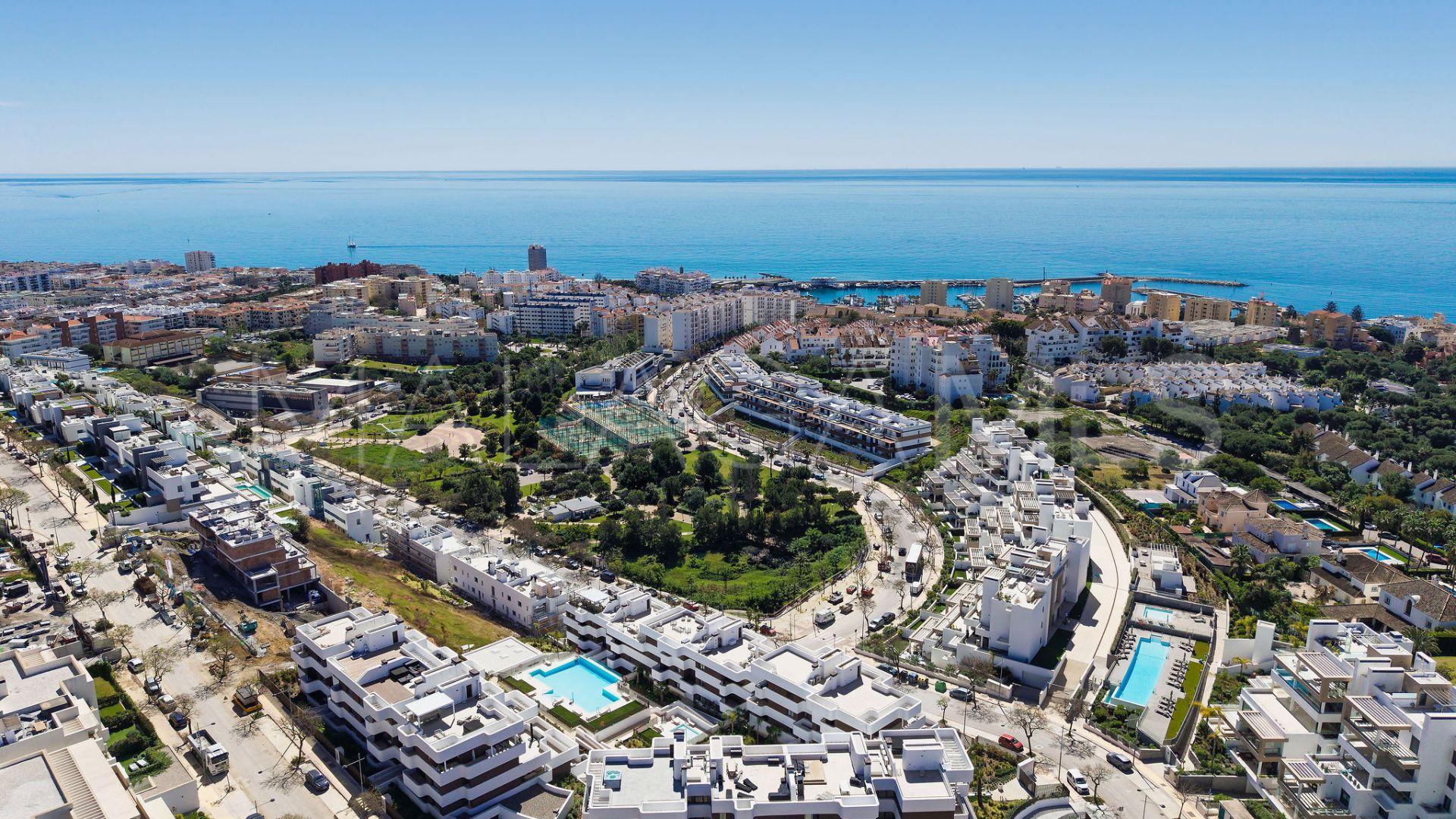 Penthouse for sale in Estepona