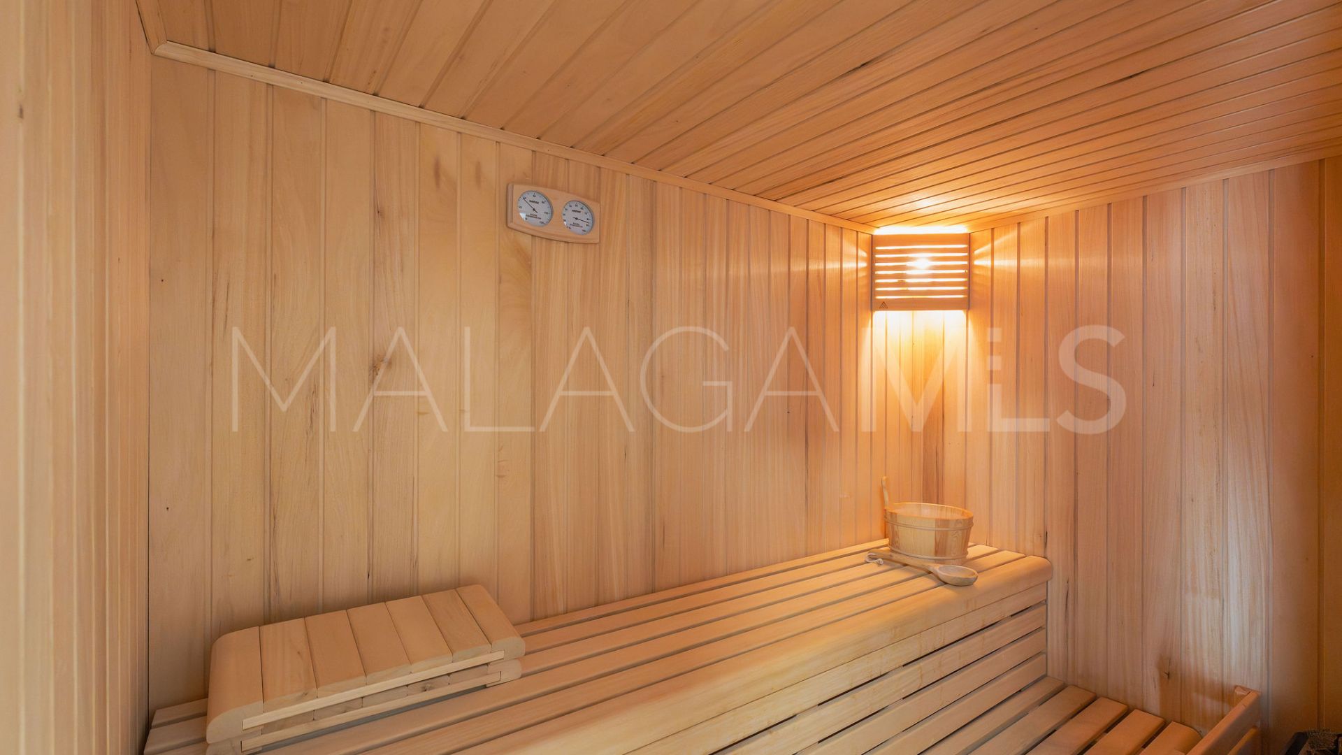 Penthouse for sale in Estepona