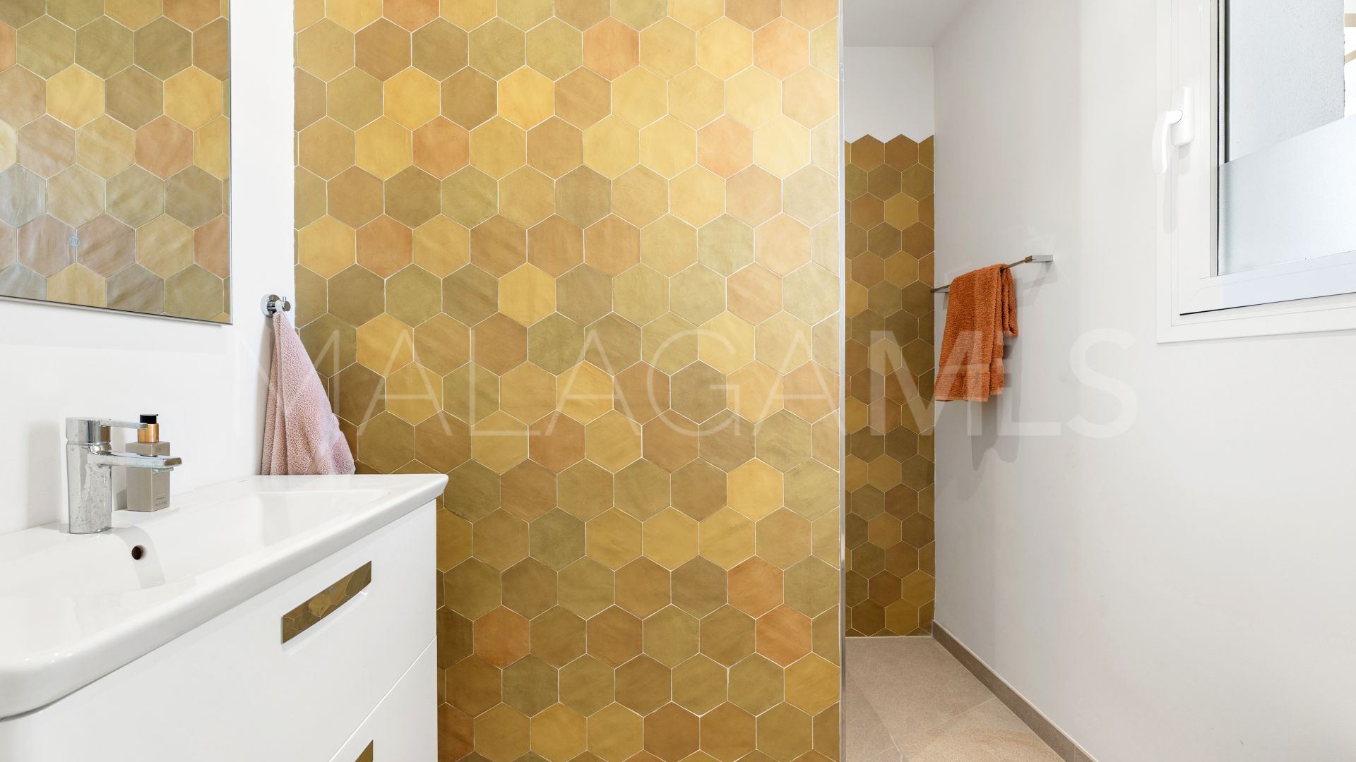 Wohnung for sale in Royal Gardens