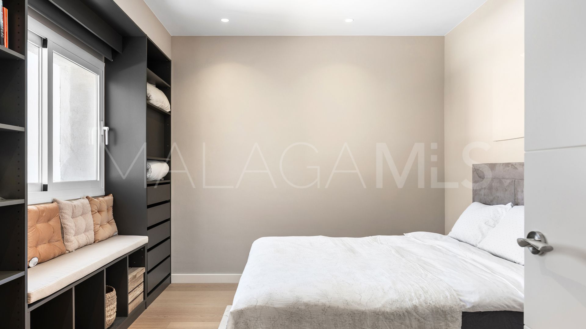 Wohnung for sale in Royal Gardens