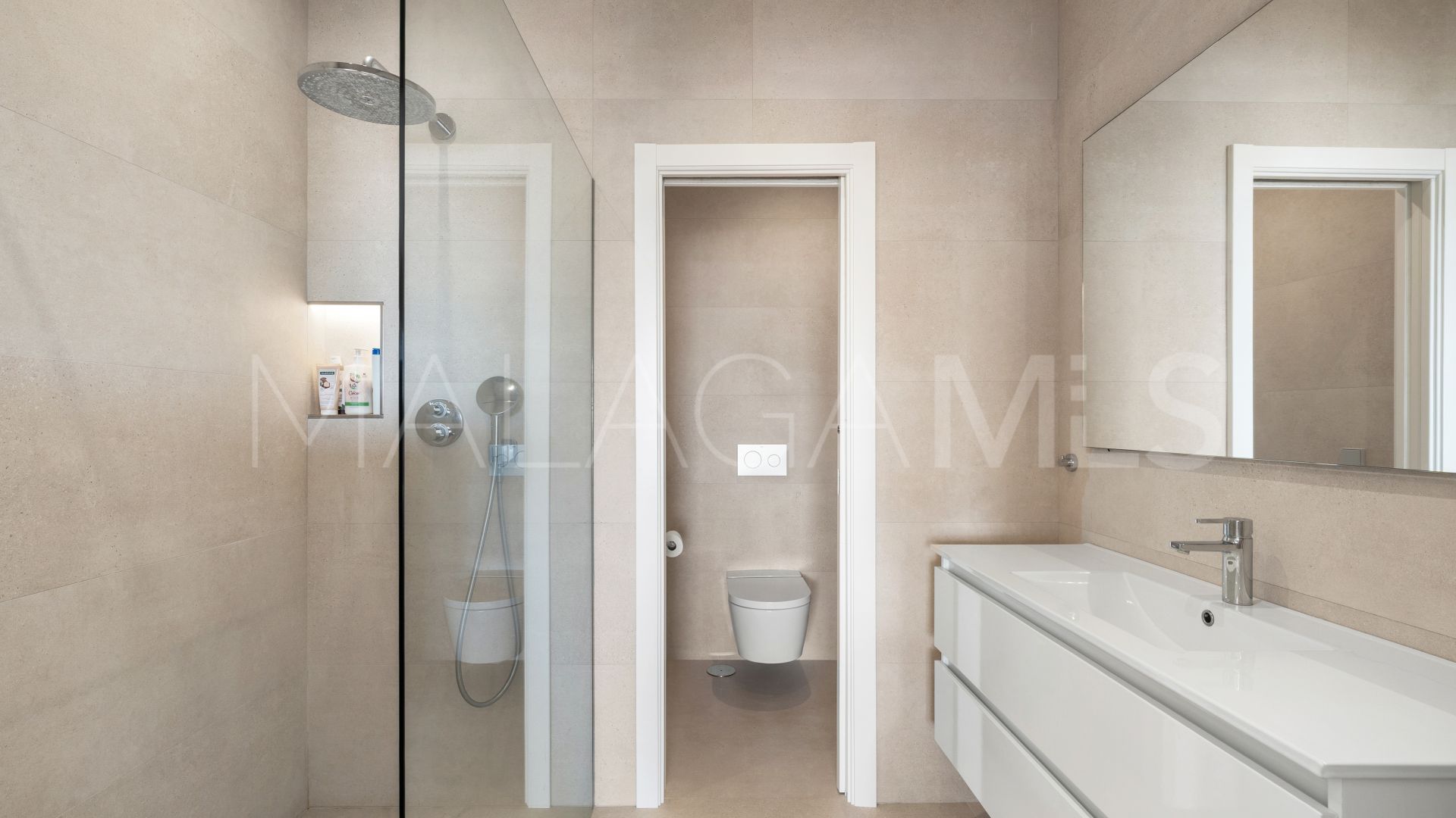 Wohnung for sale in Royal Gardens