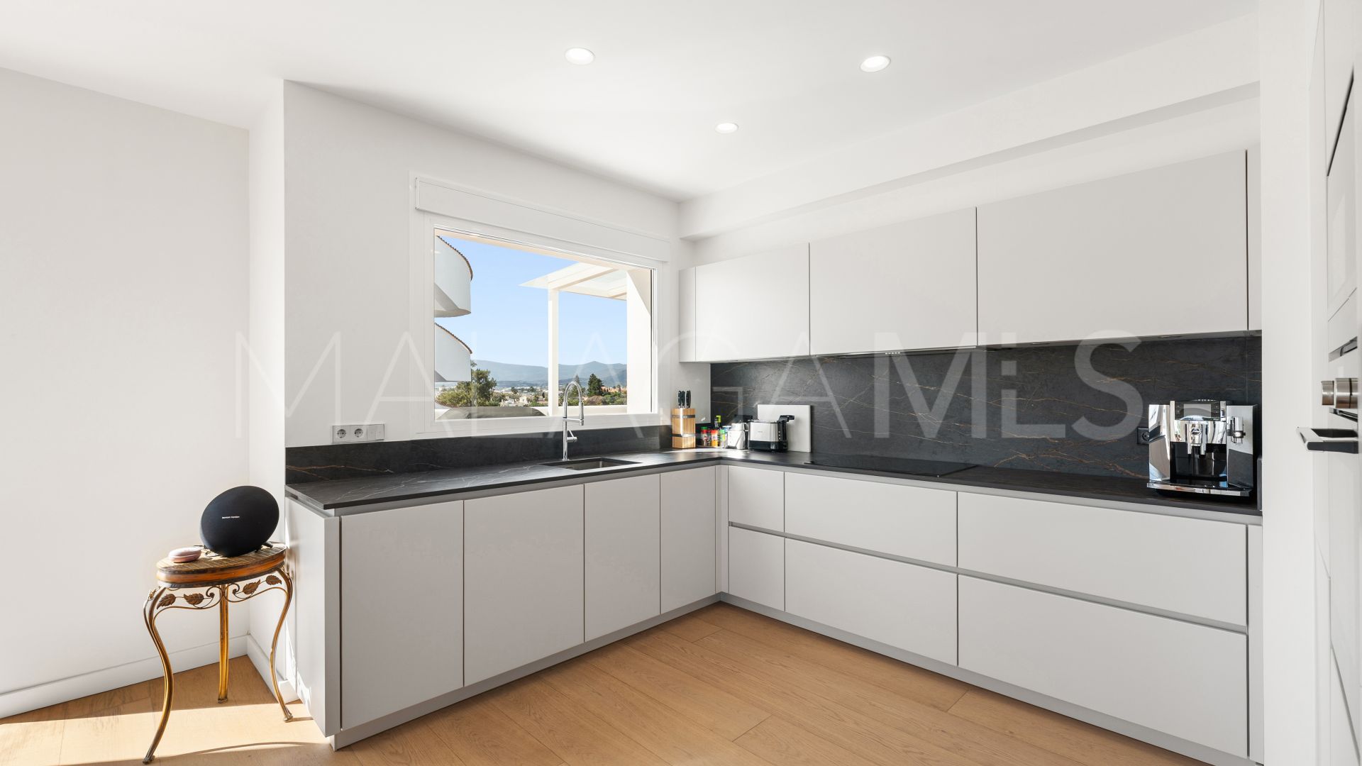 Wohnung for sale in Royal Gardens