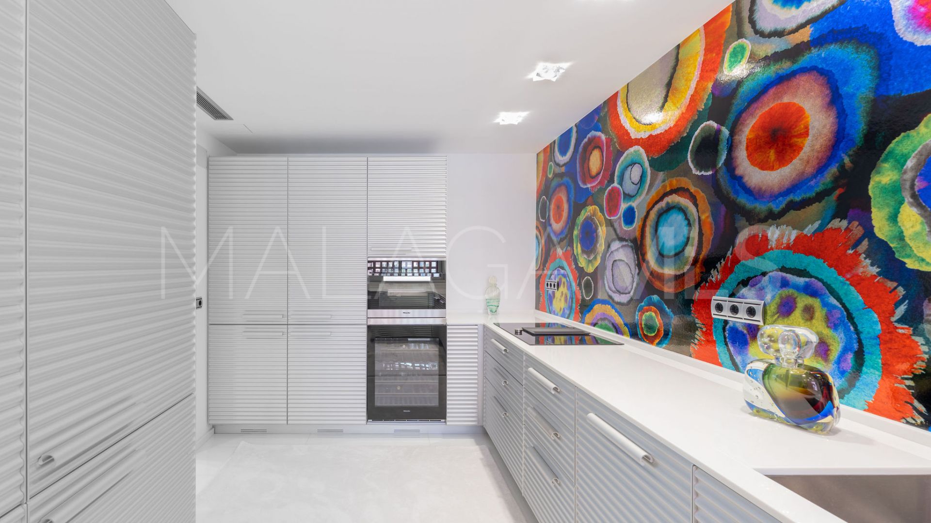 Duplex penthouse with 3 bedrooms for sale in Marbella Golden Mile