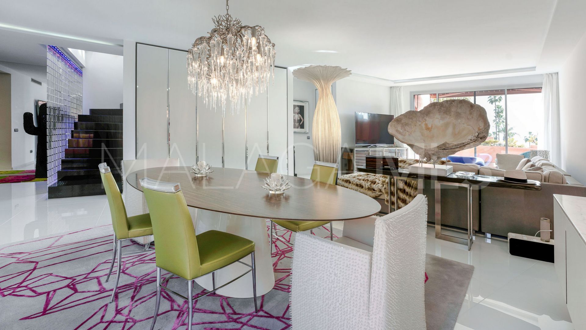 Duplex penthouse with 3 bedrooms for sale in Marbella Golden Mile