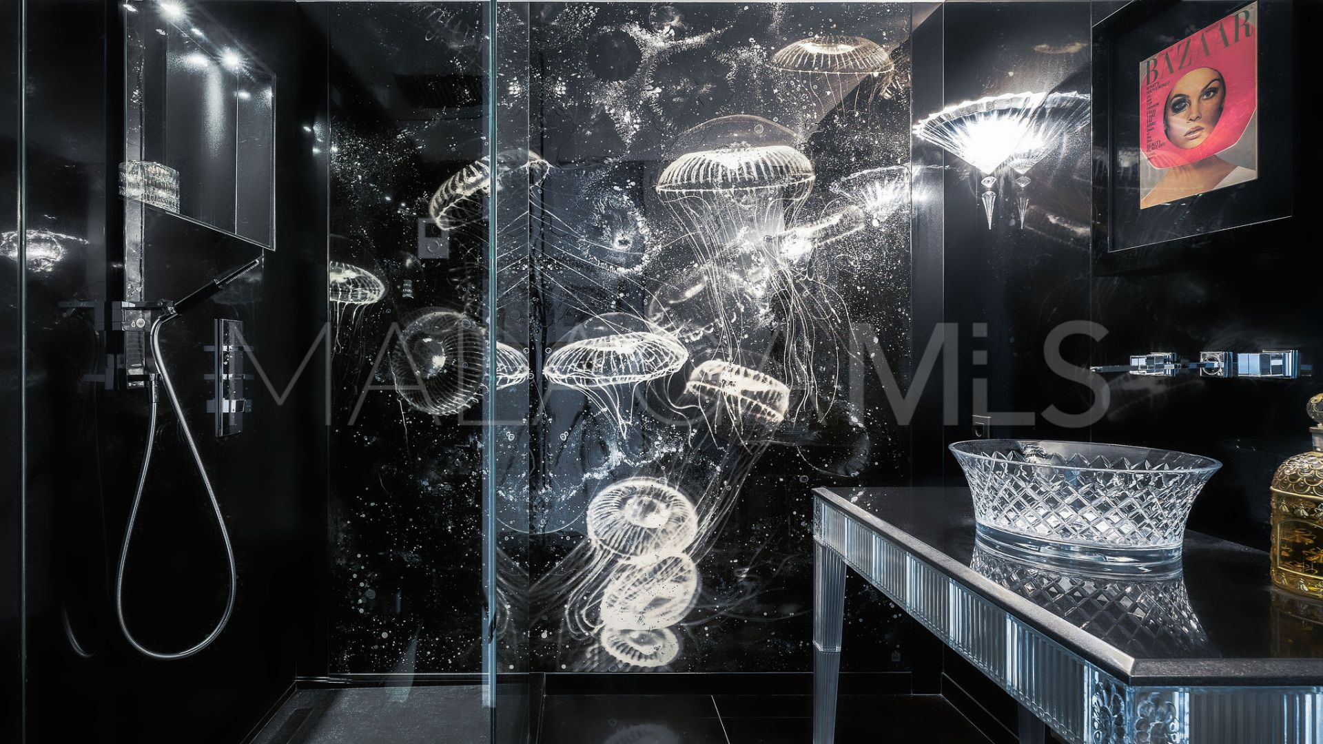 Duplex penthouse with 3 bedrooms for sale in Marbella Golden Mile