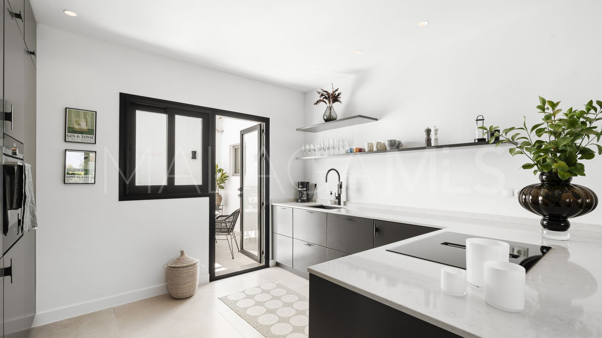 Appartement rez de chaussée for sale in Nueva Andalucia