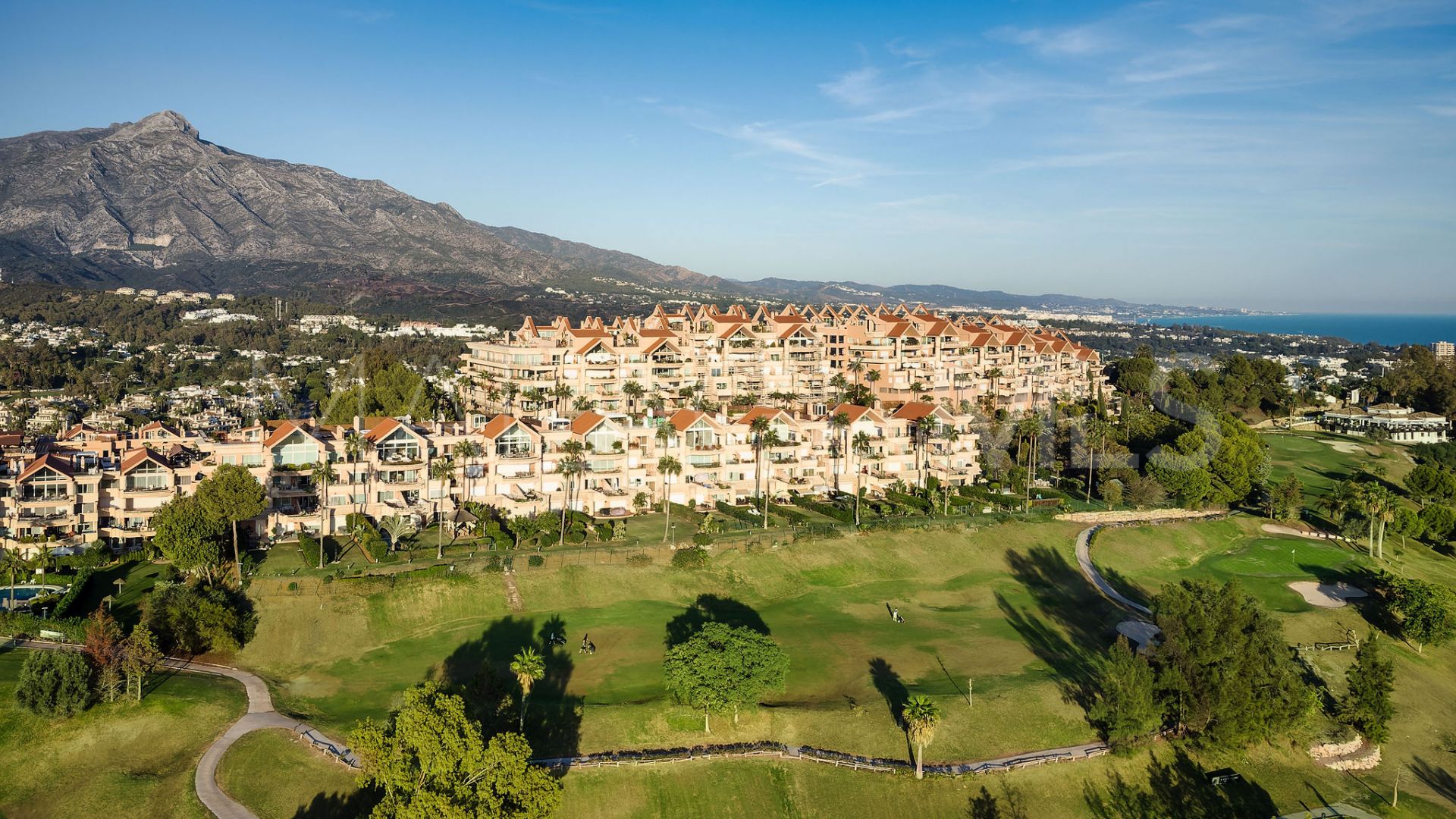 Buy apartamento with 2 bedrooms in Magna Marbella