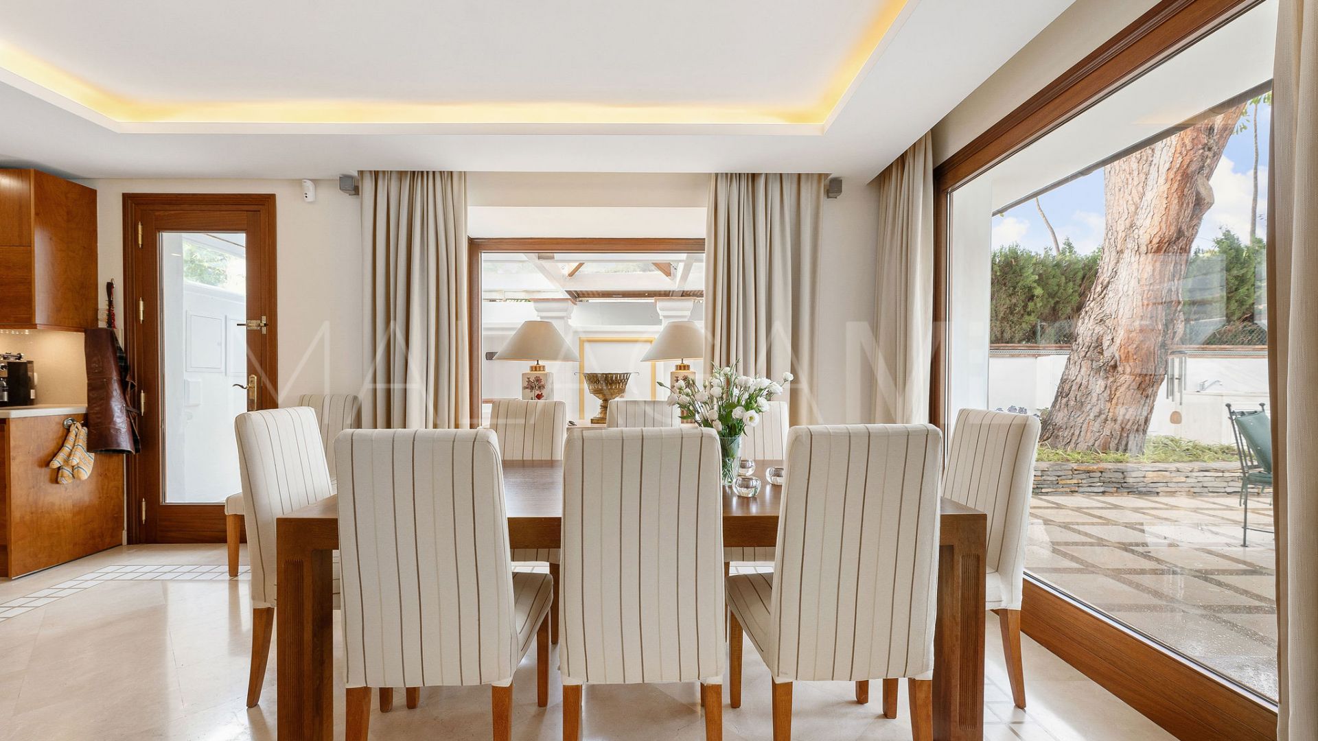 Villa for sale in Las Brisas