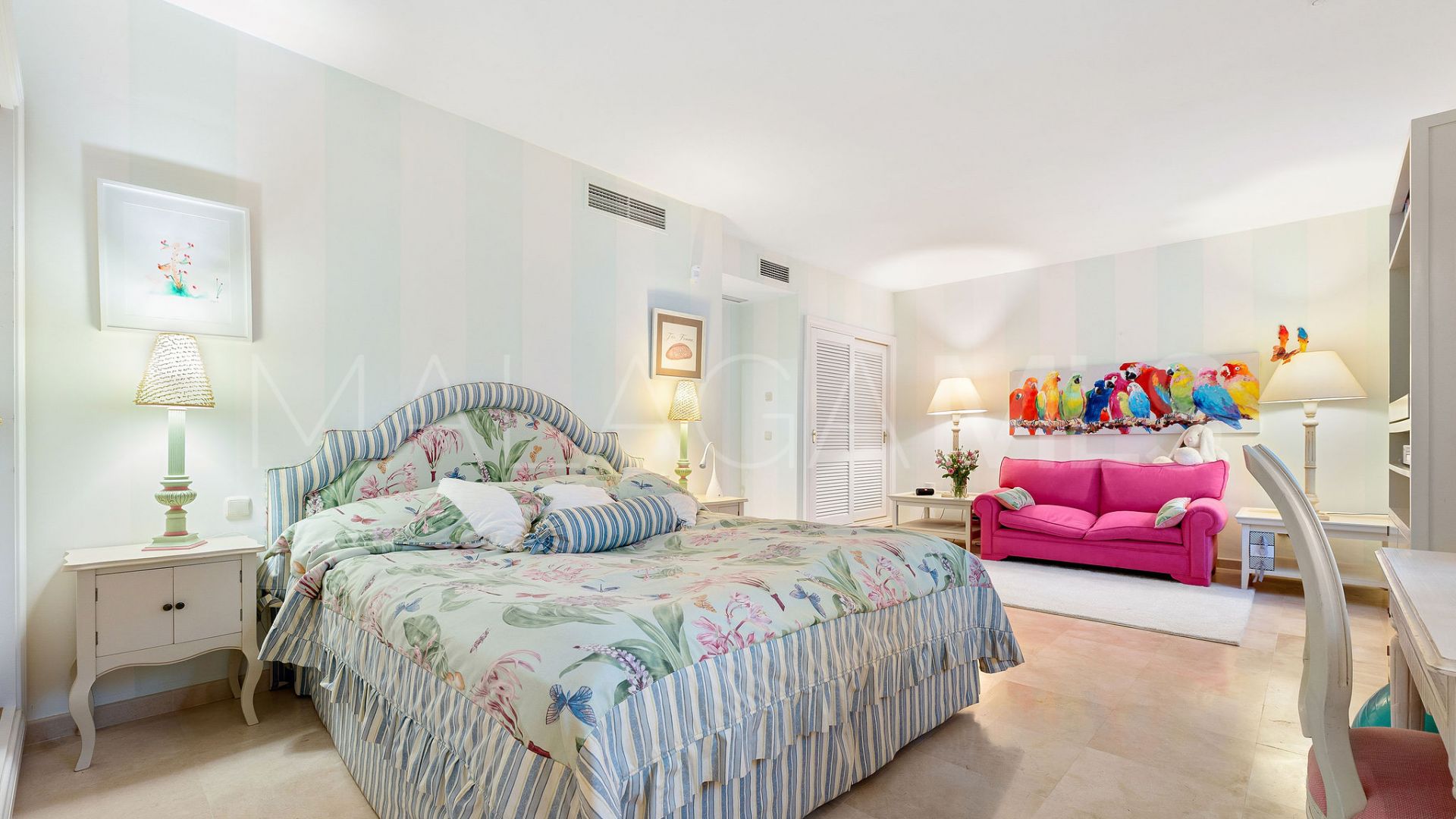 Villa for sale in Las Brisas