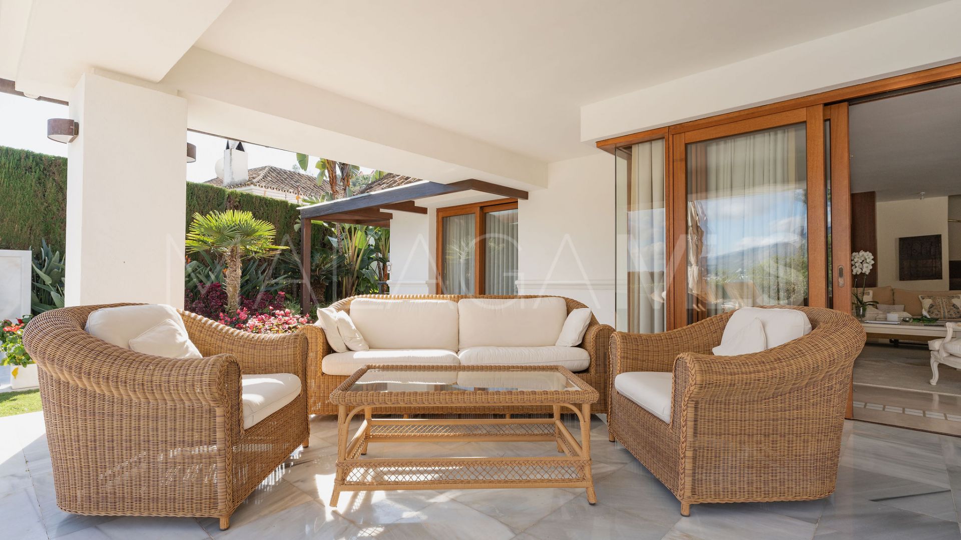 Villa for sale in Las Brisas