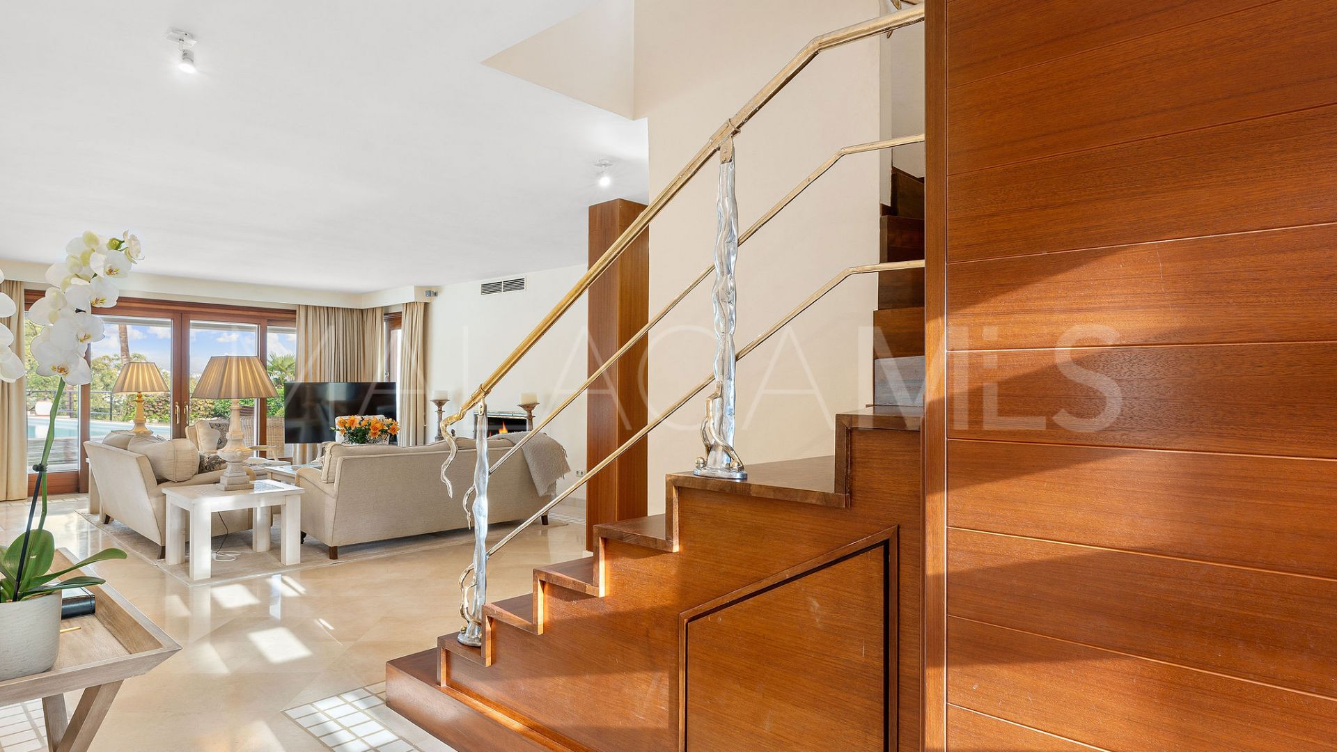 Villa for sale in Las Brisas