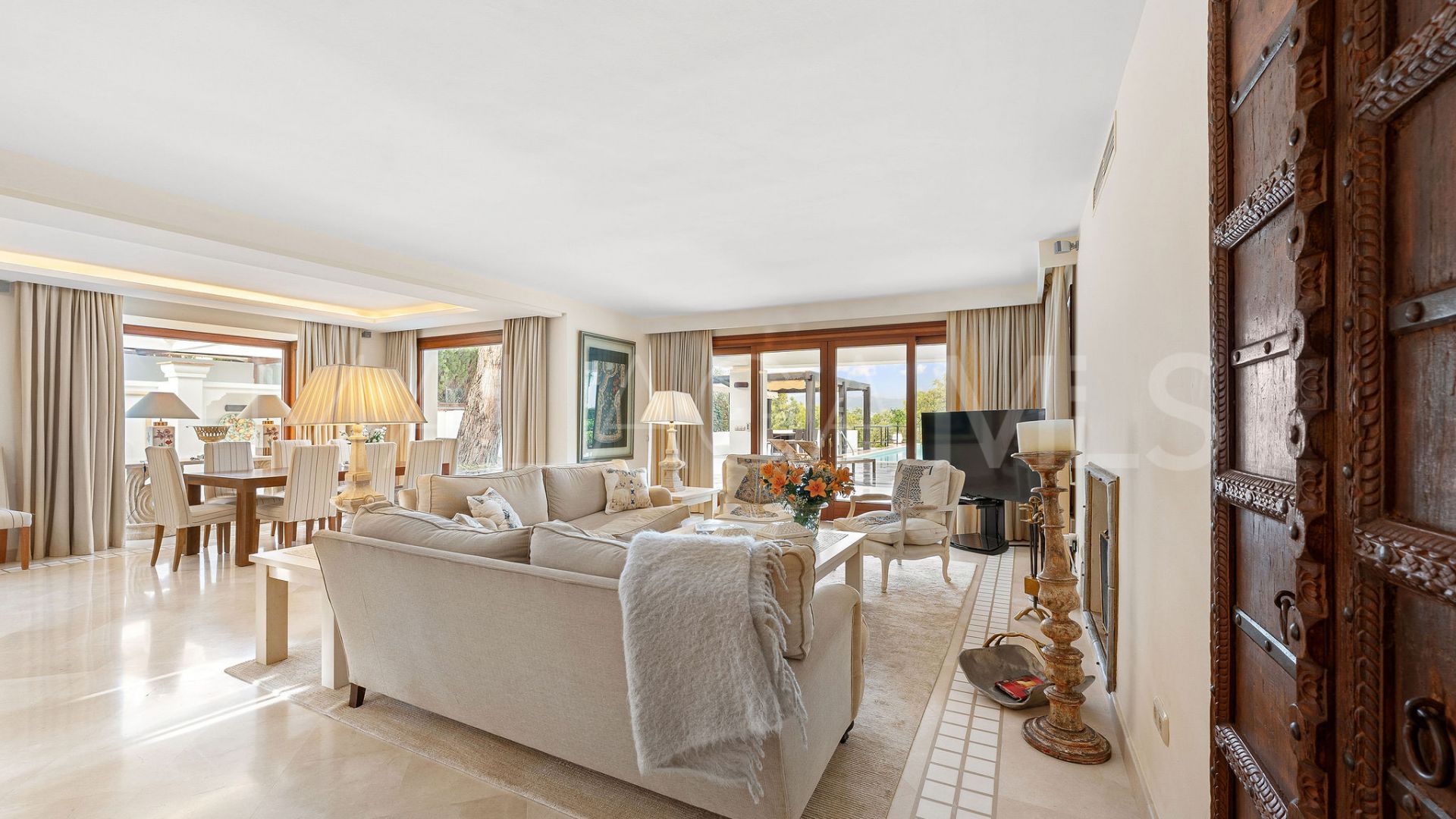 Villa for sale in Las Brisas
