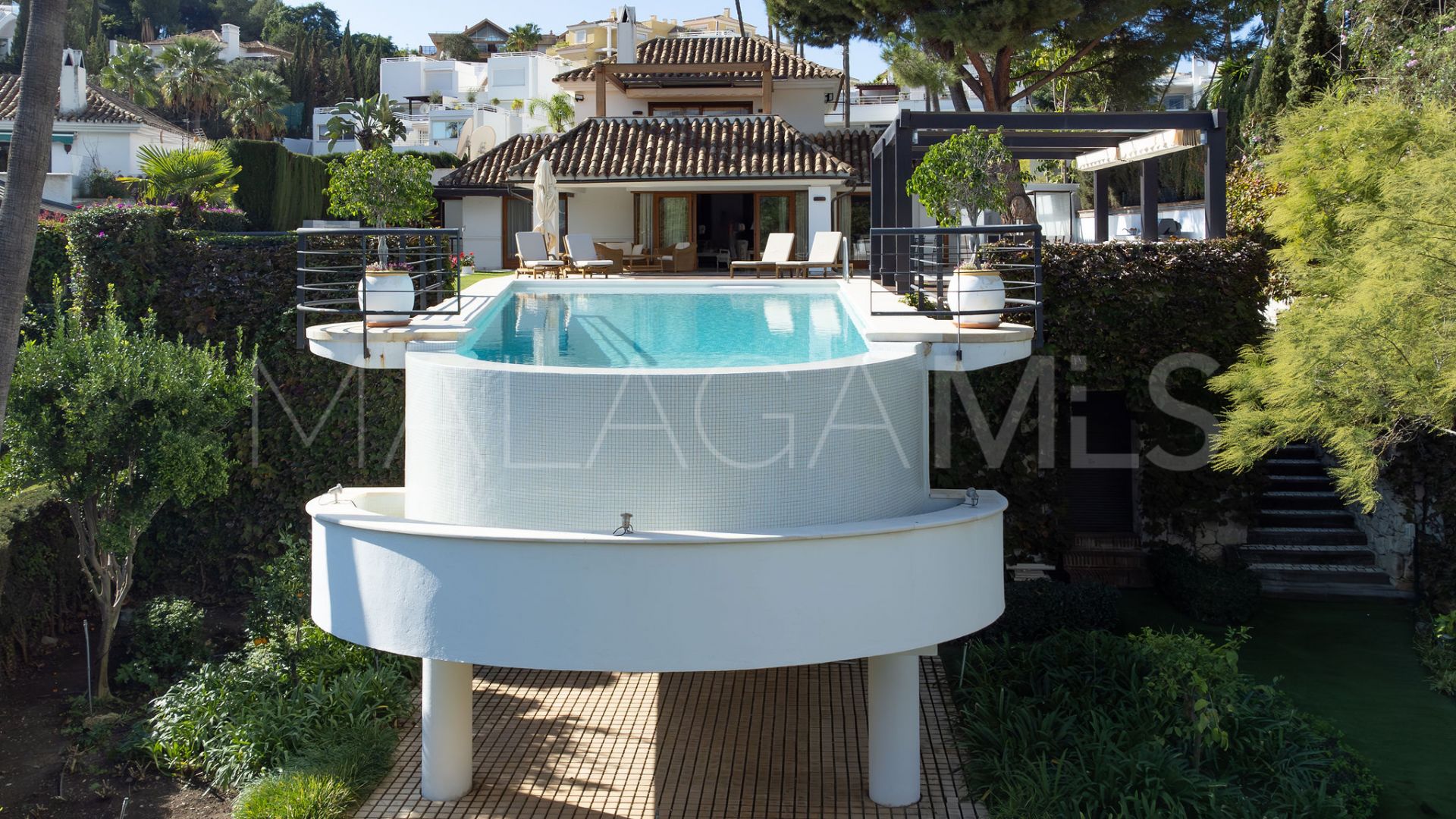 Villa for sale in Las Brisas