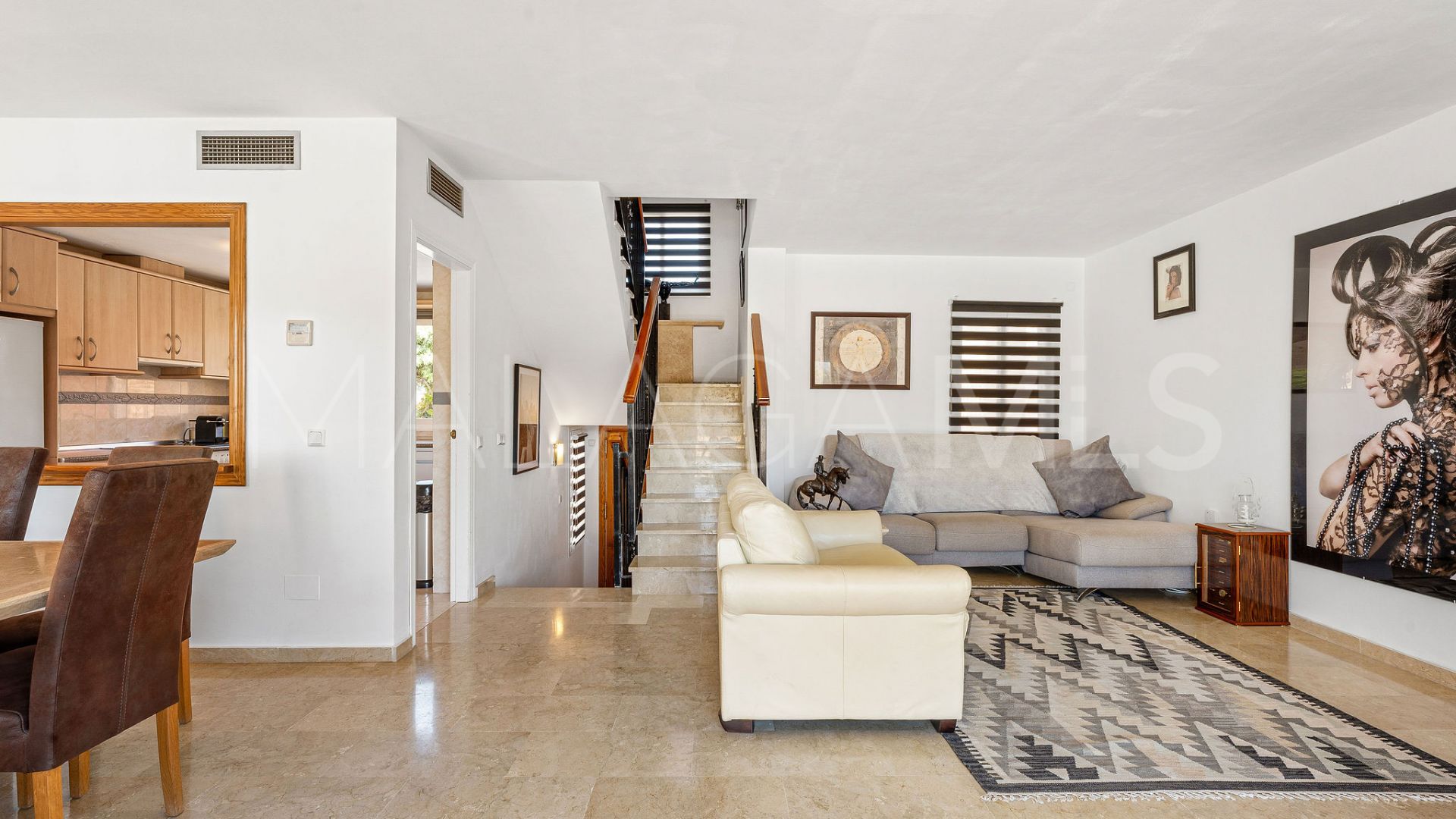 Adosado a la venta with 3 bedrooms in Condes de Iza