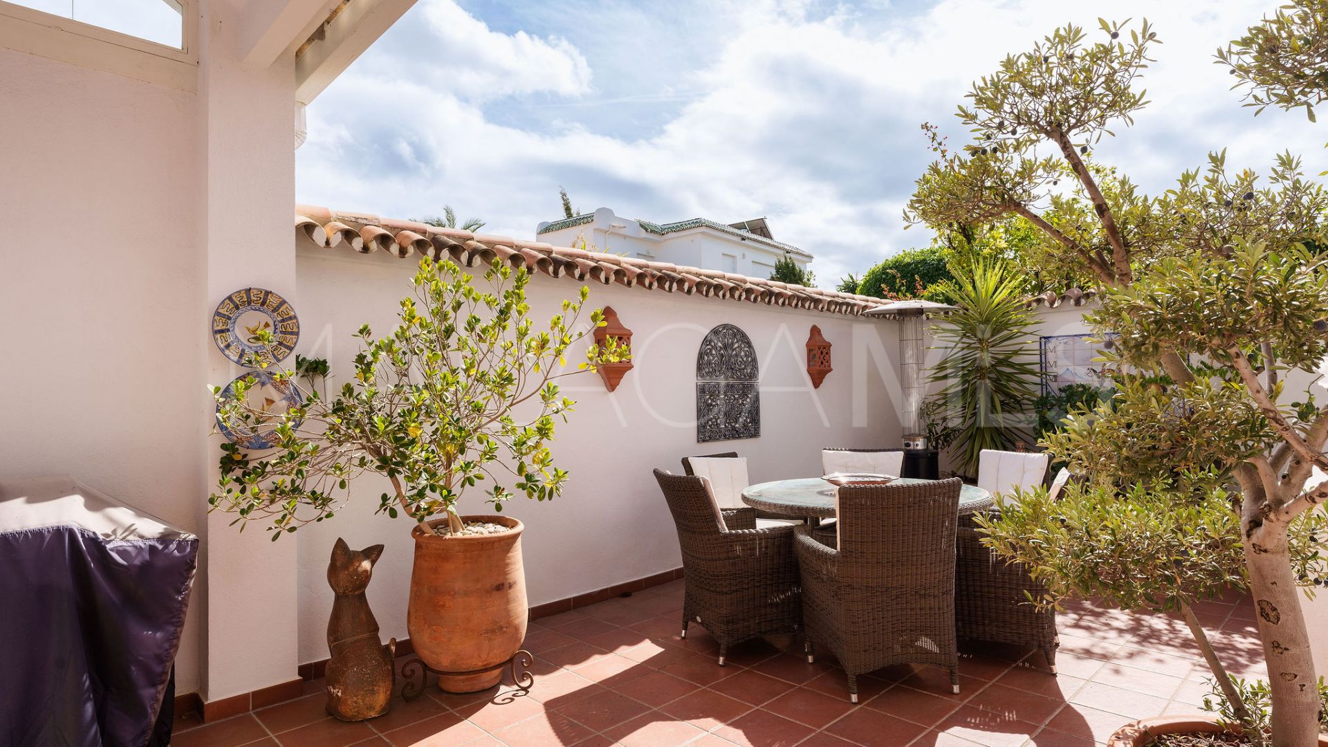 For sale Los Jarales town house with 3 bedrooms