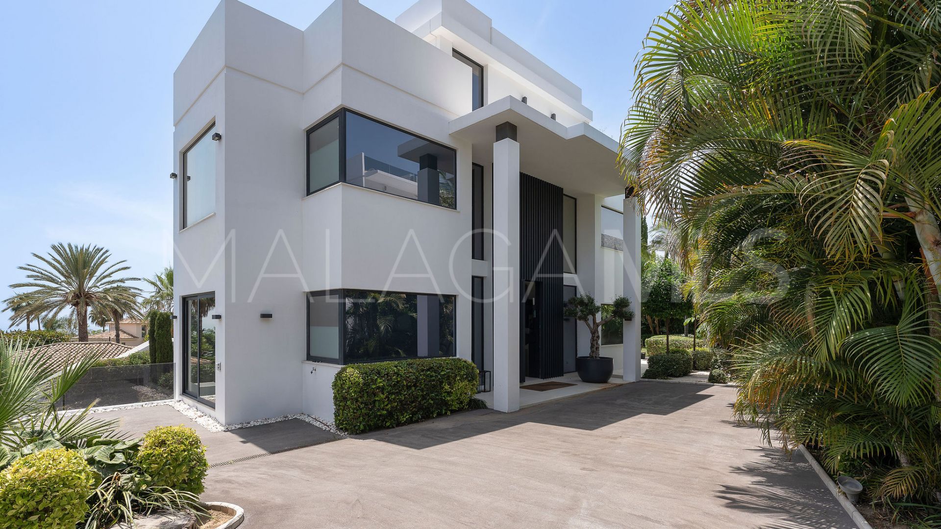 Villa for sale in Nagüeles