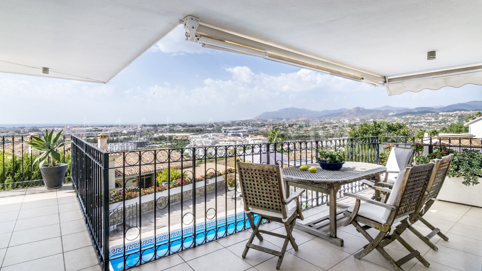 Villa a la venta with 4 bedrooms in Nueva Andalucia