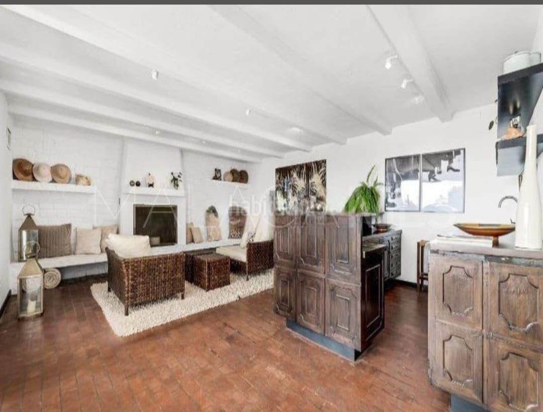 Villa for sale in Nueva Andalucia