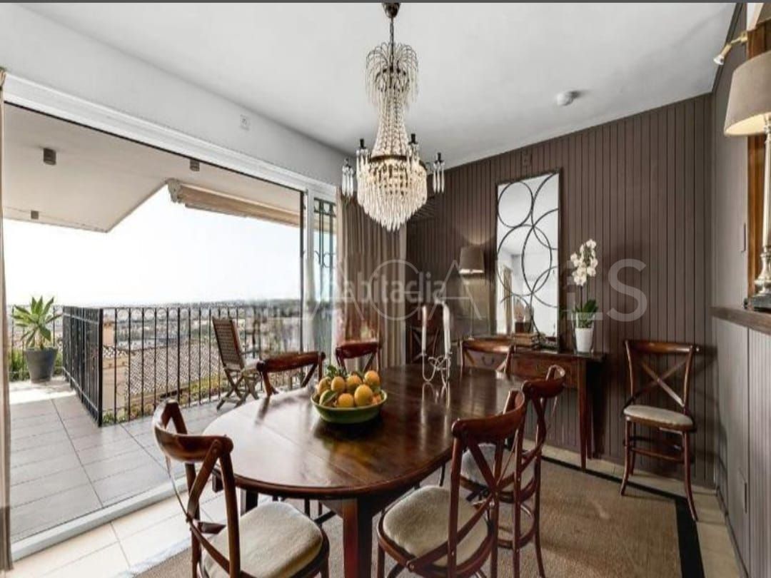 Villa for sale in Nueva Andalucia