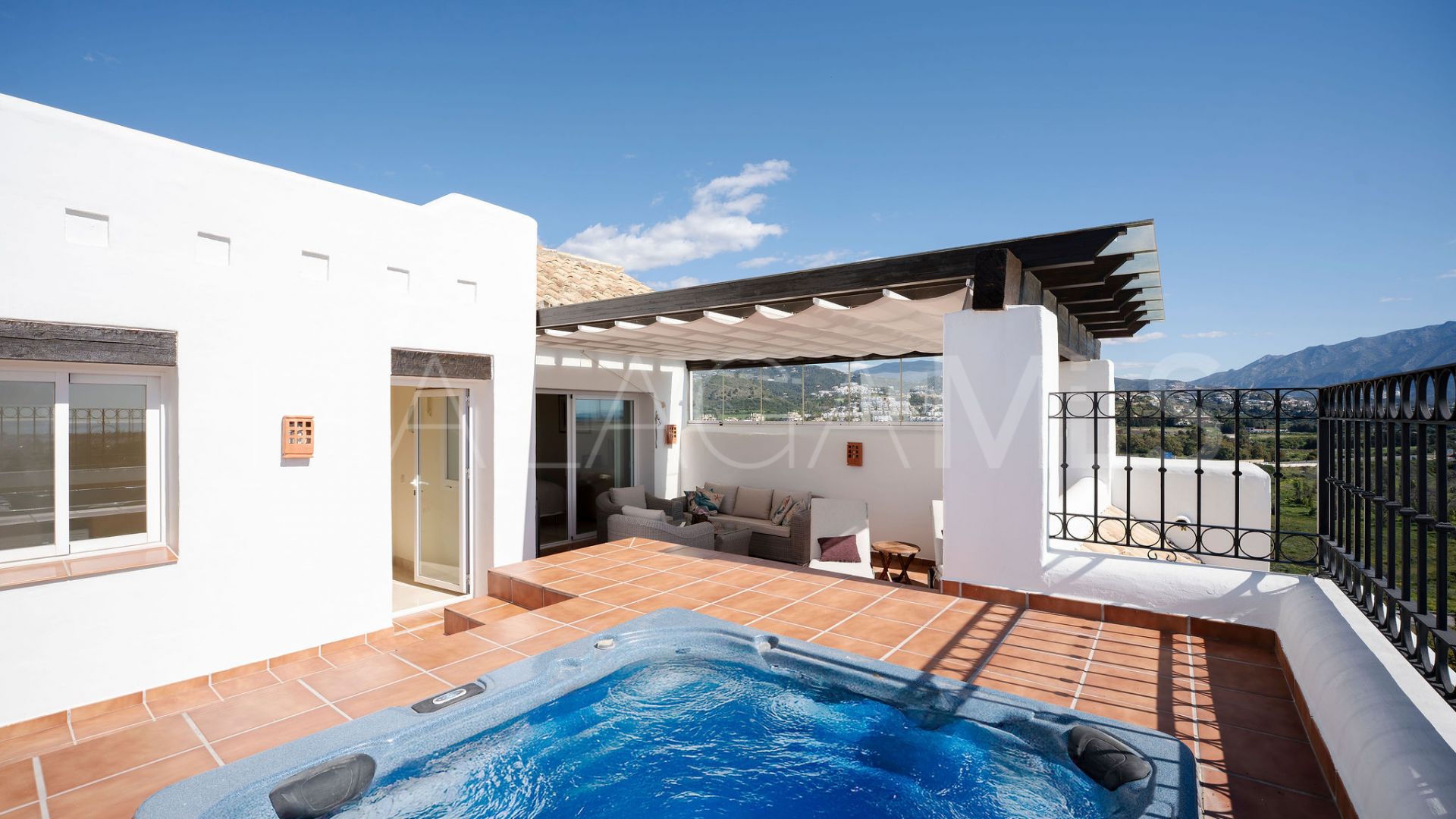 Takvåning for sale in Lomas del Marqués
