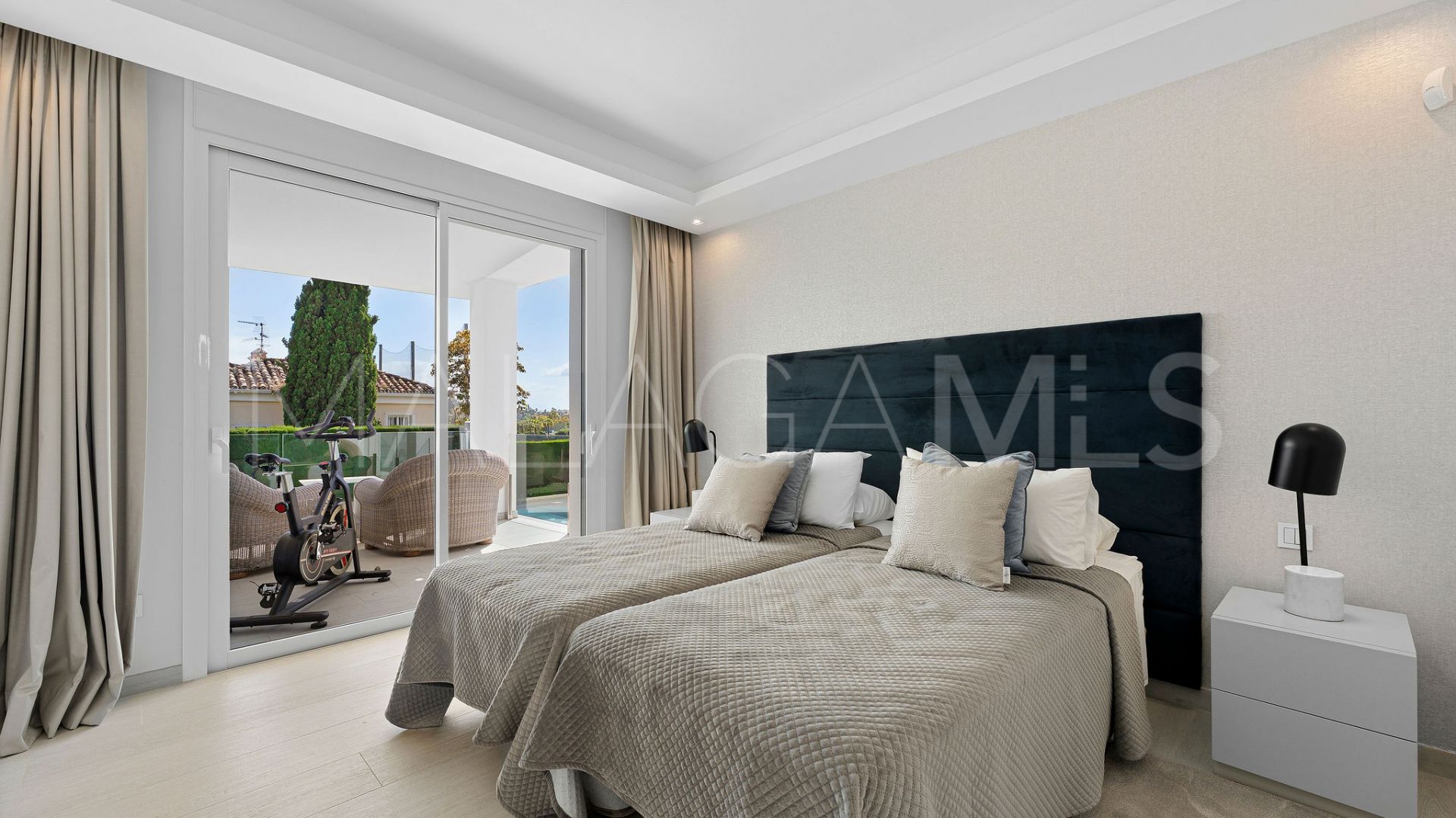 5 bedrooms villa for sale in Los Naranjos